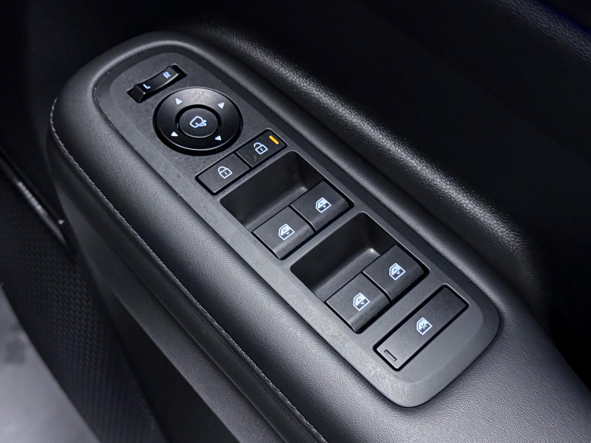 Hyundai Santa Fe view 36