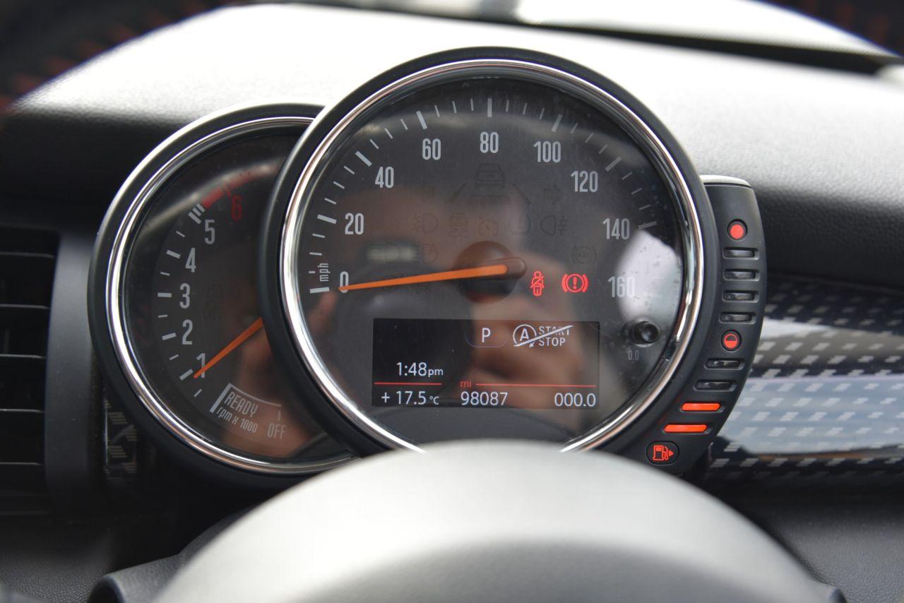 Mini Cooper view 26