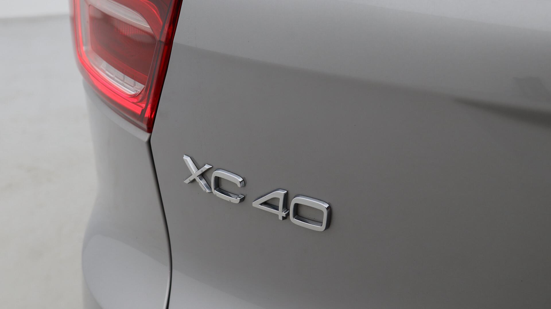 Volvo XC40 view 44