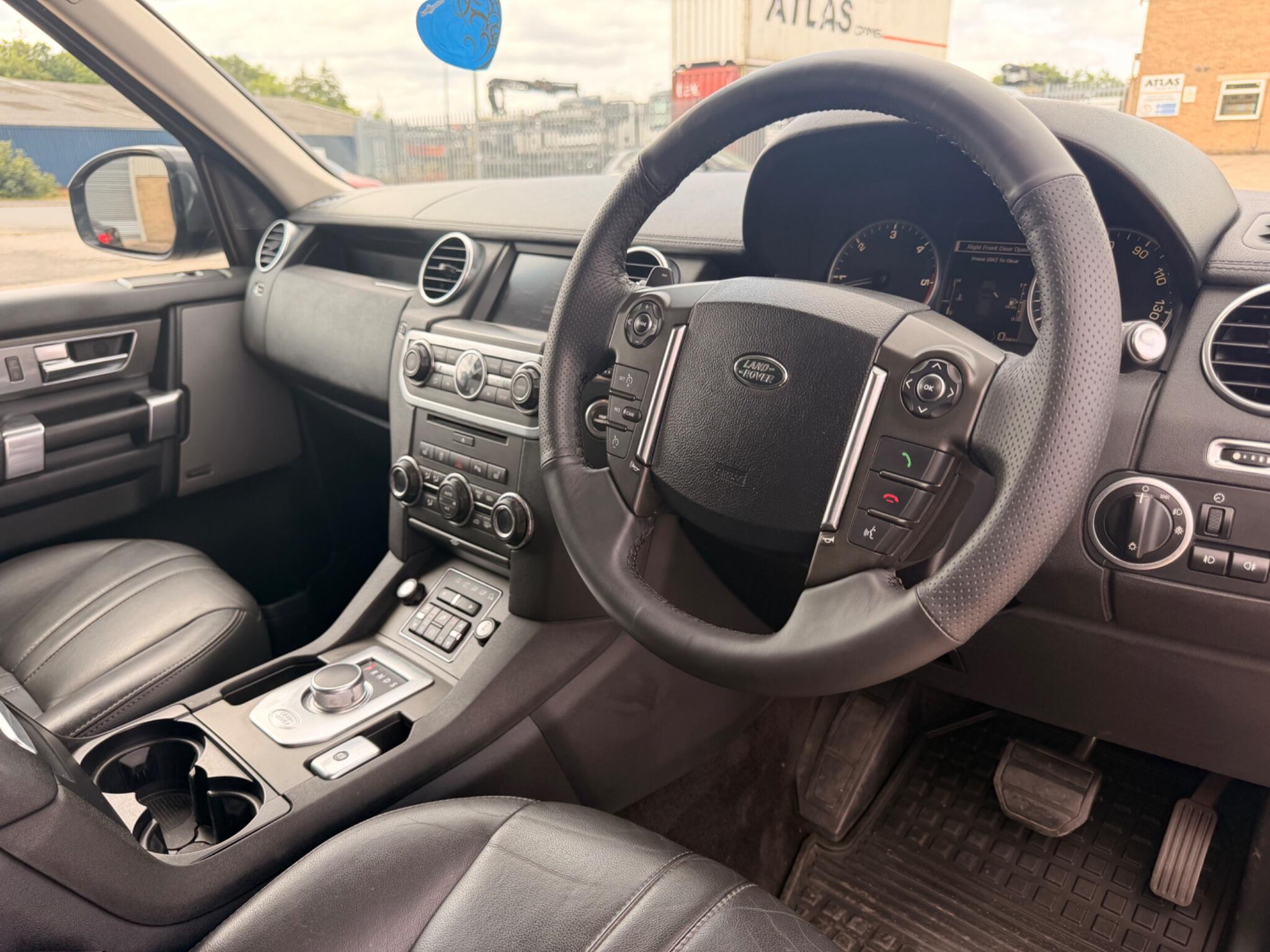 Land Rover Discovery view 22
