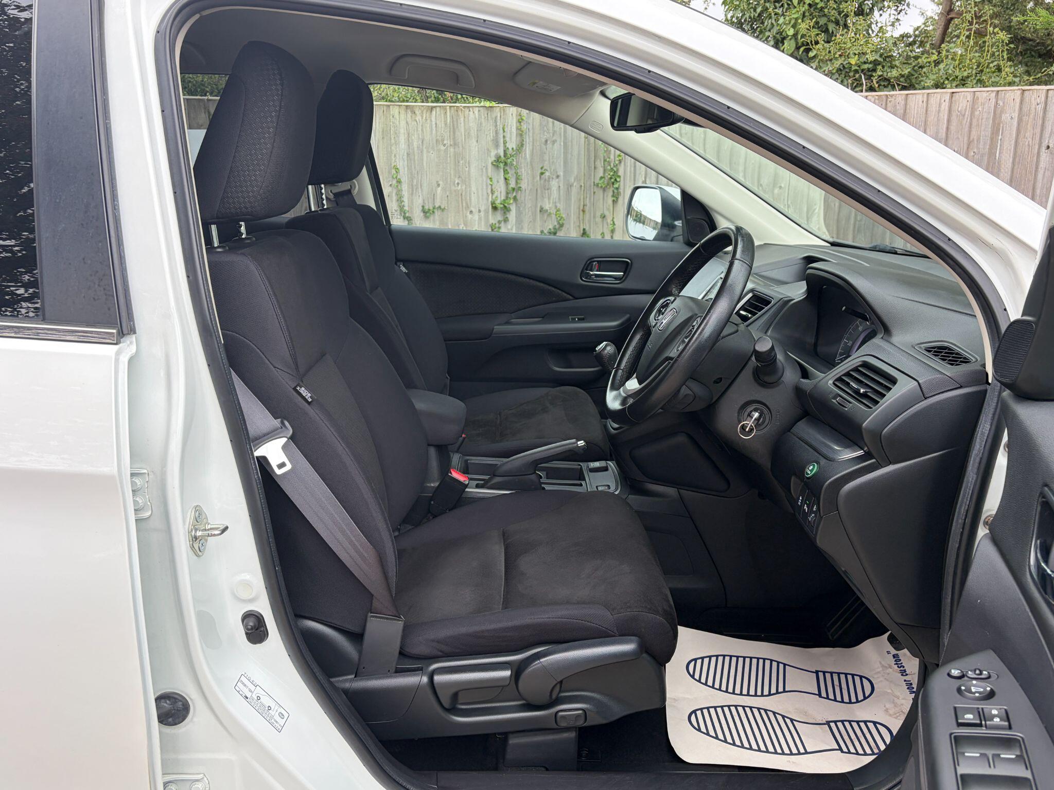 Honda CR-V view 9