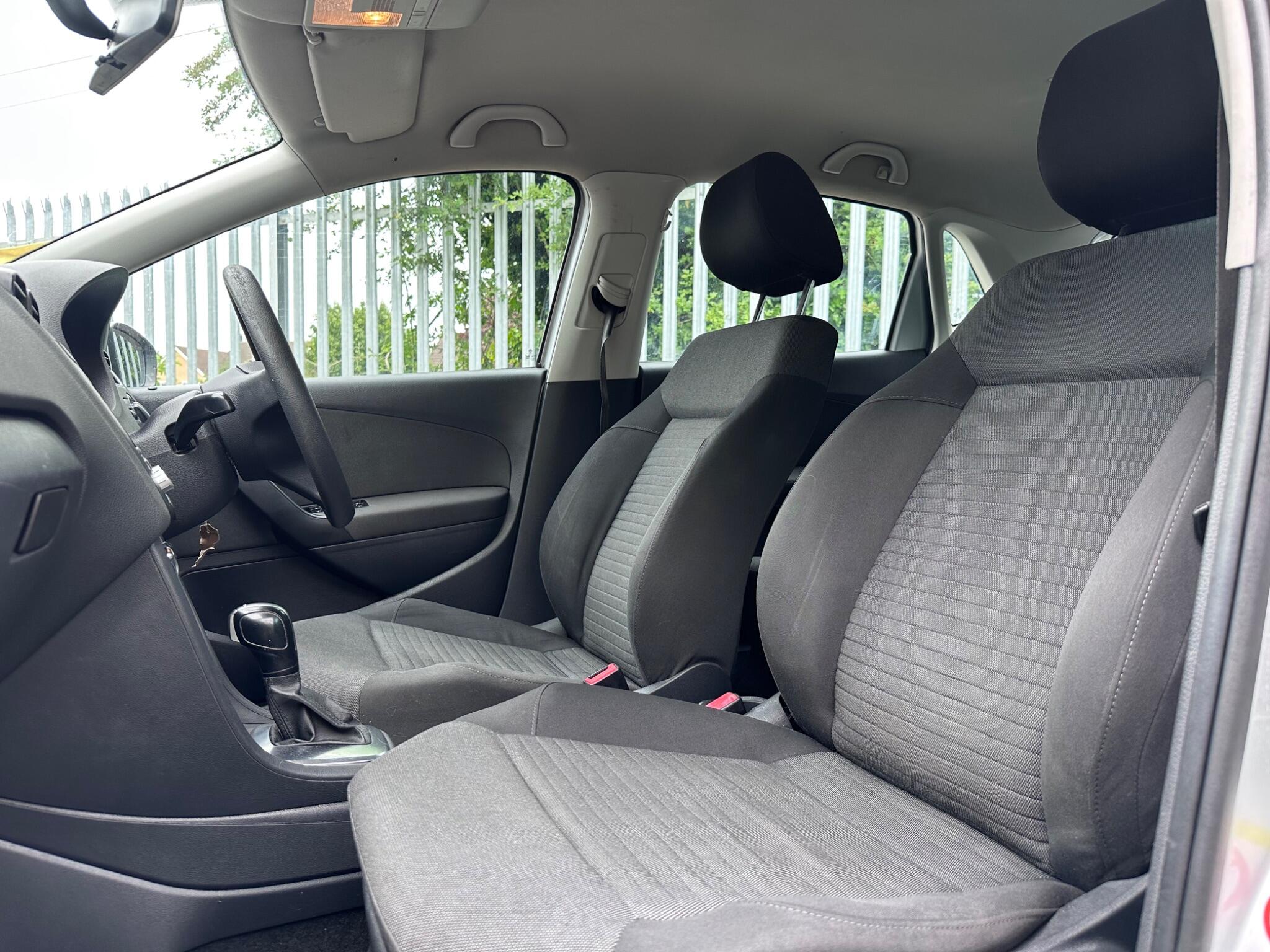 2011 Volkswagen Polo image 31