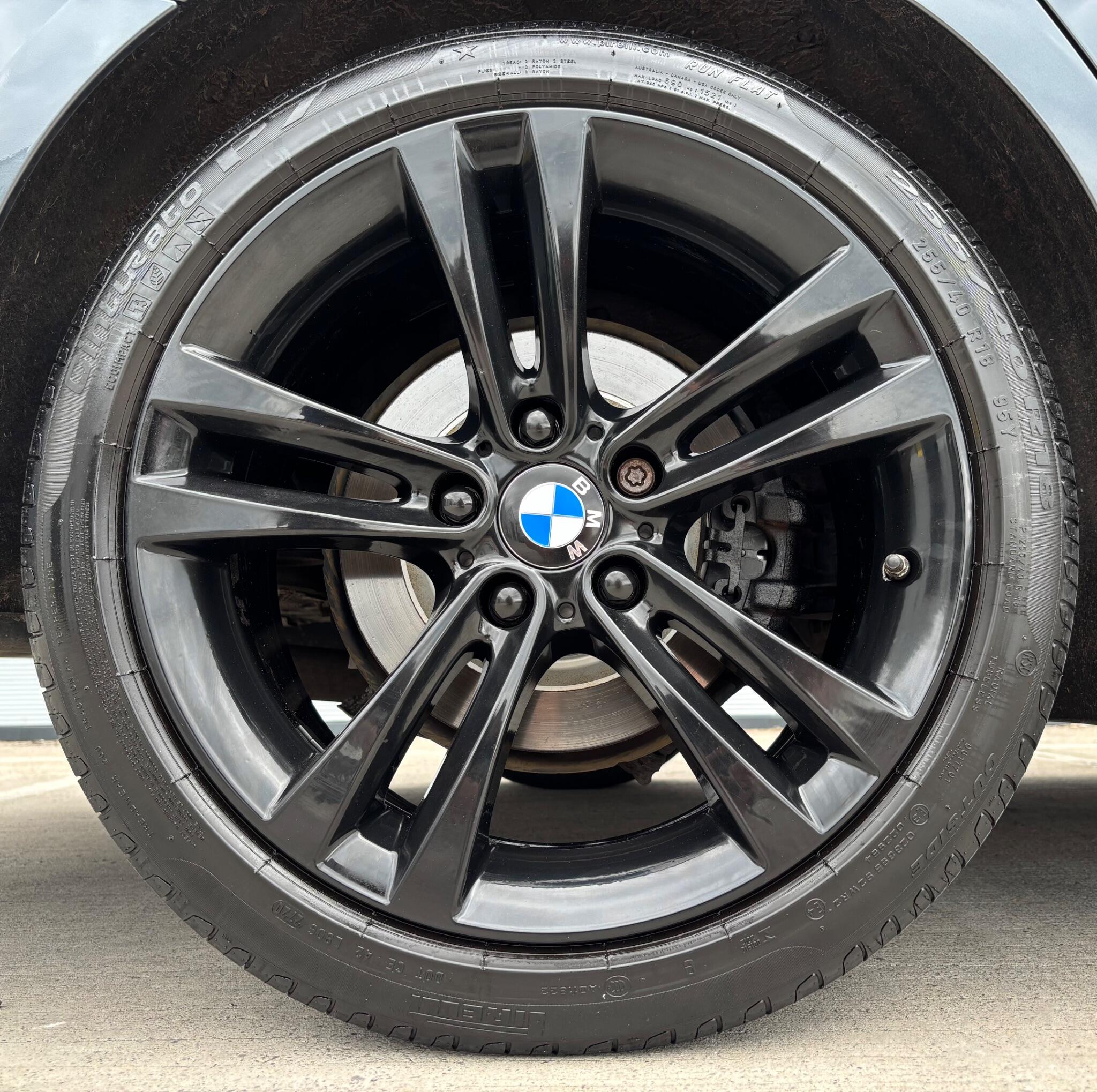 BMW 3 Series view 23
