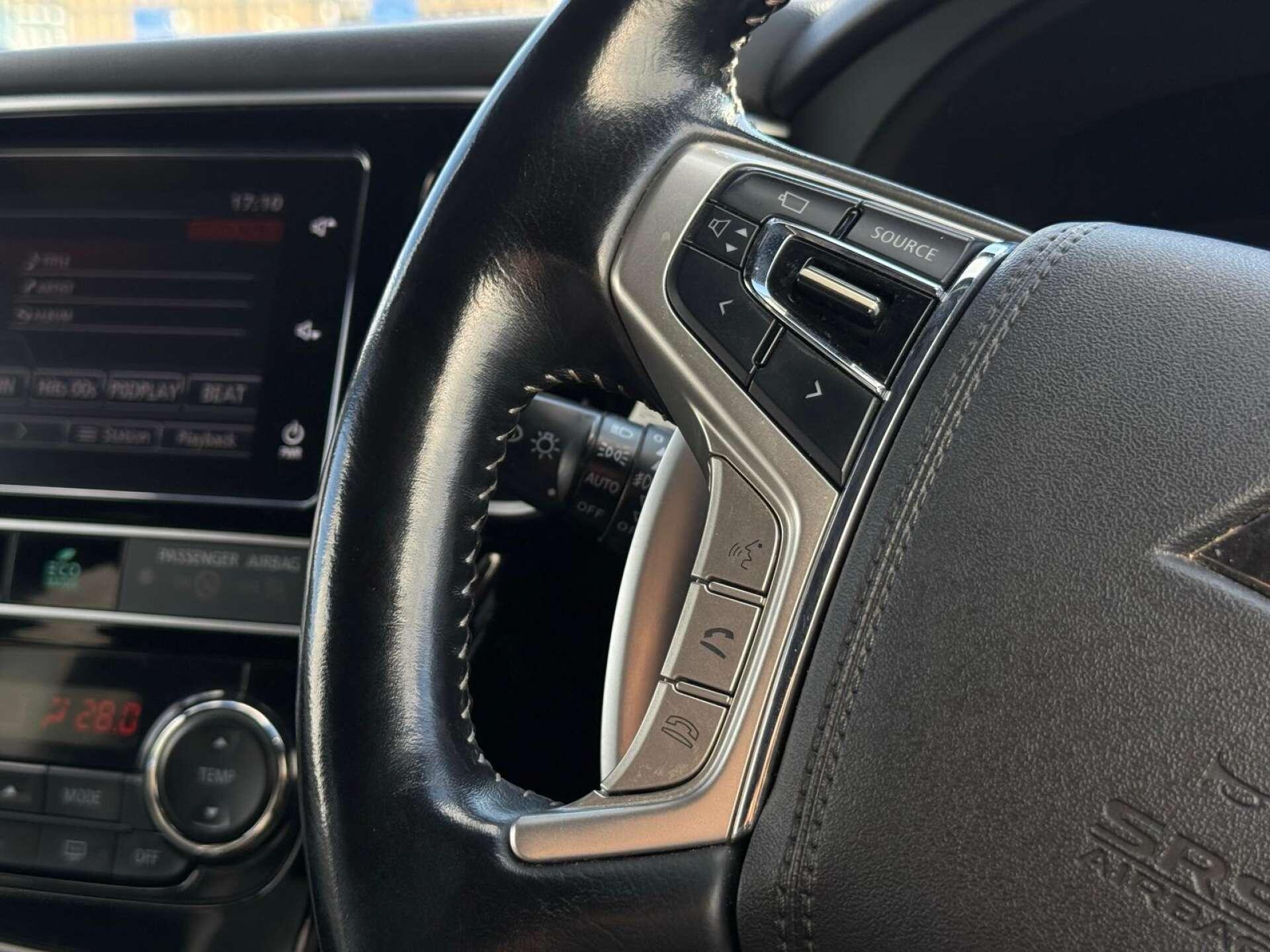 Mitsubishi Outlander view 53