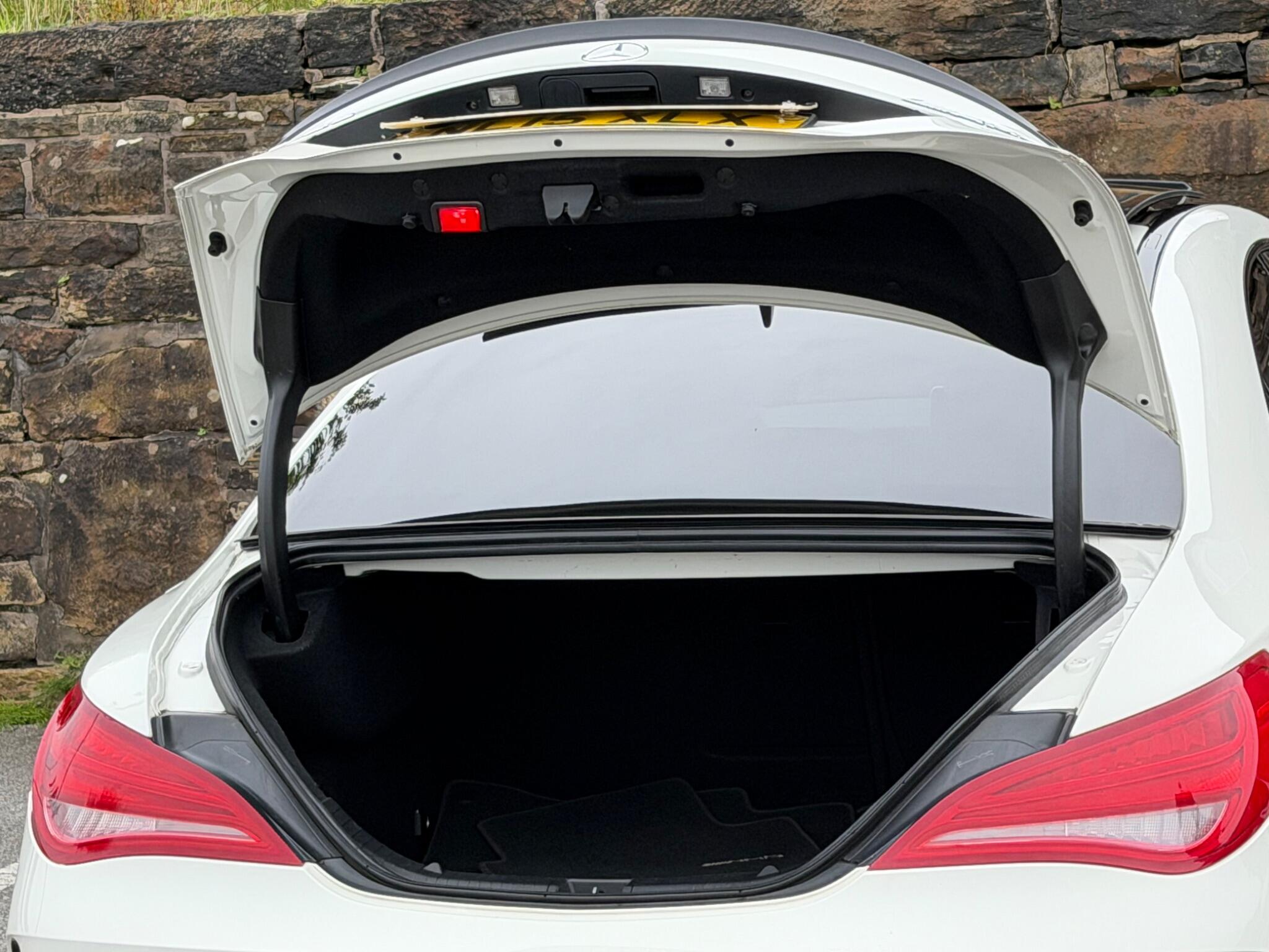 Mercedes-Benz Cla view 22