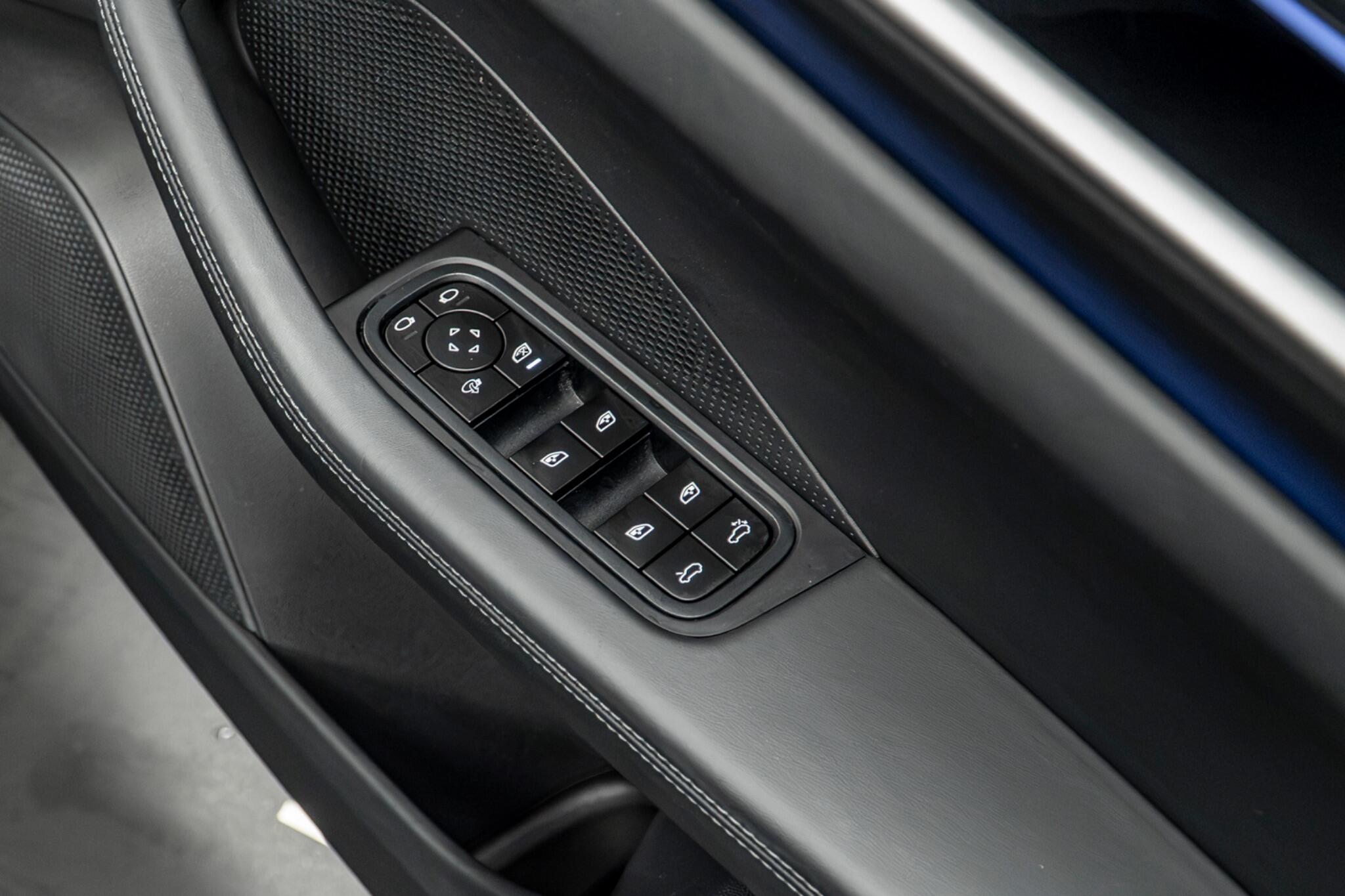 Porsche Macan view 32