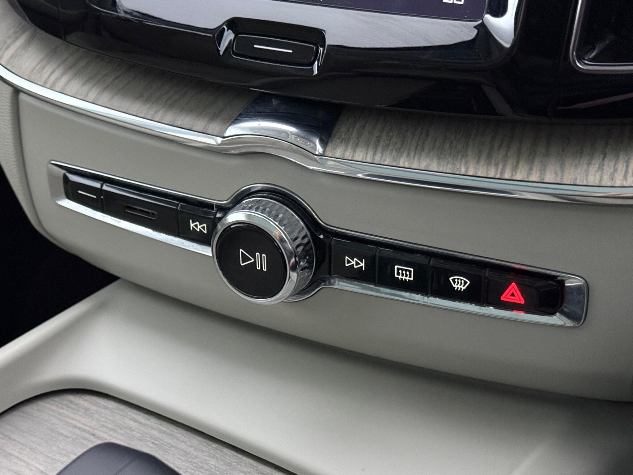 Volvo XC60 view 19