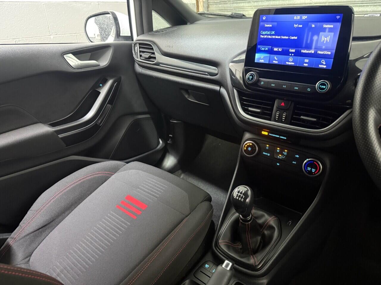 Ford Fiesta view 13