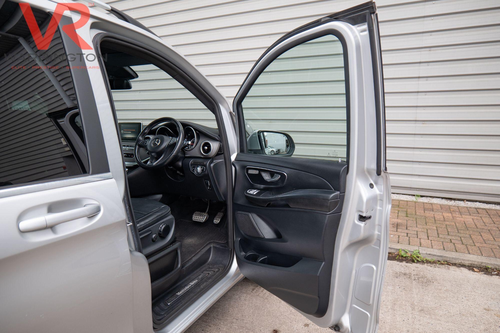 Mercedes-Benz V Class view 25
