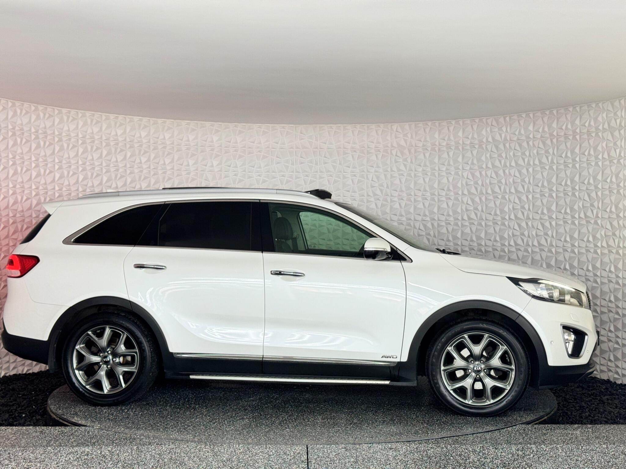 Kia Sorento view 8