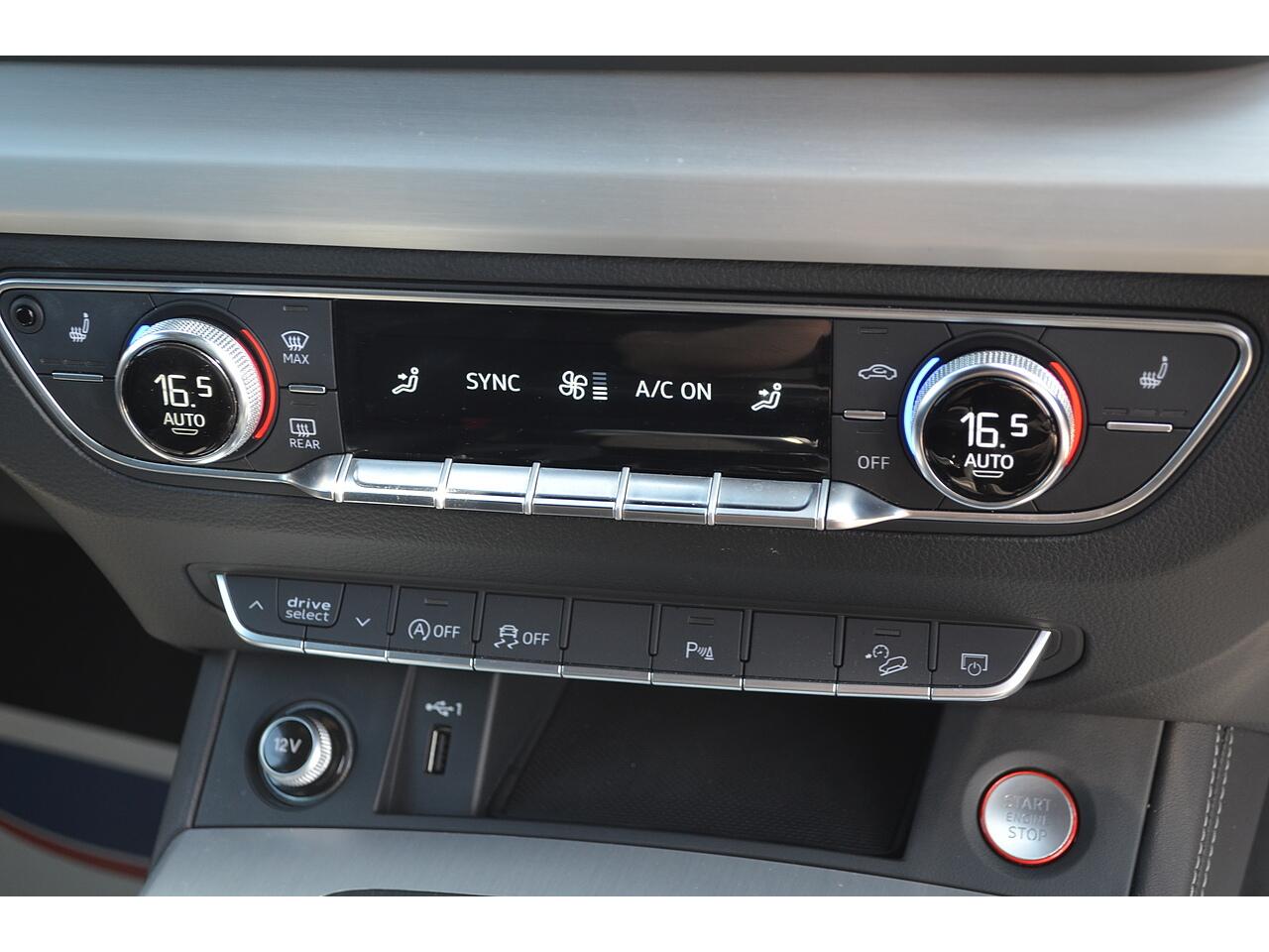 Audi SQ5 view 18