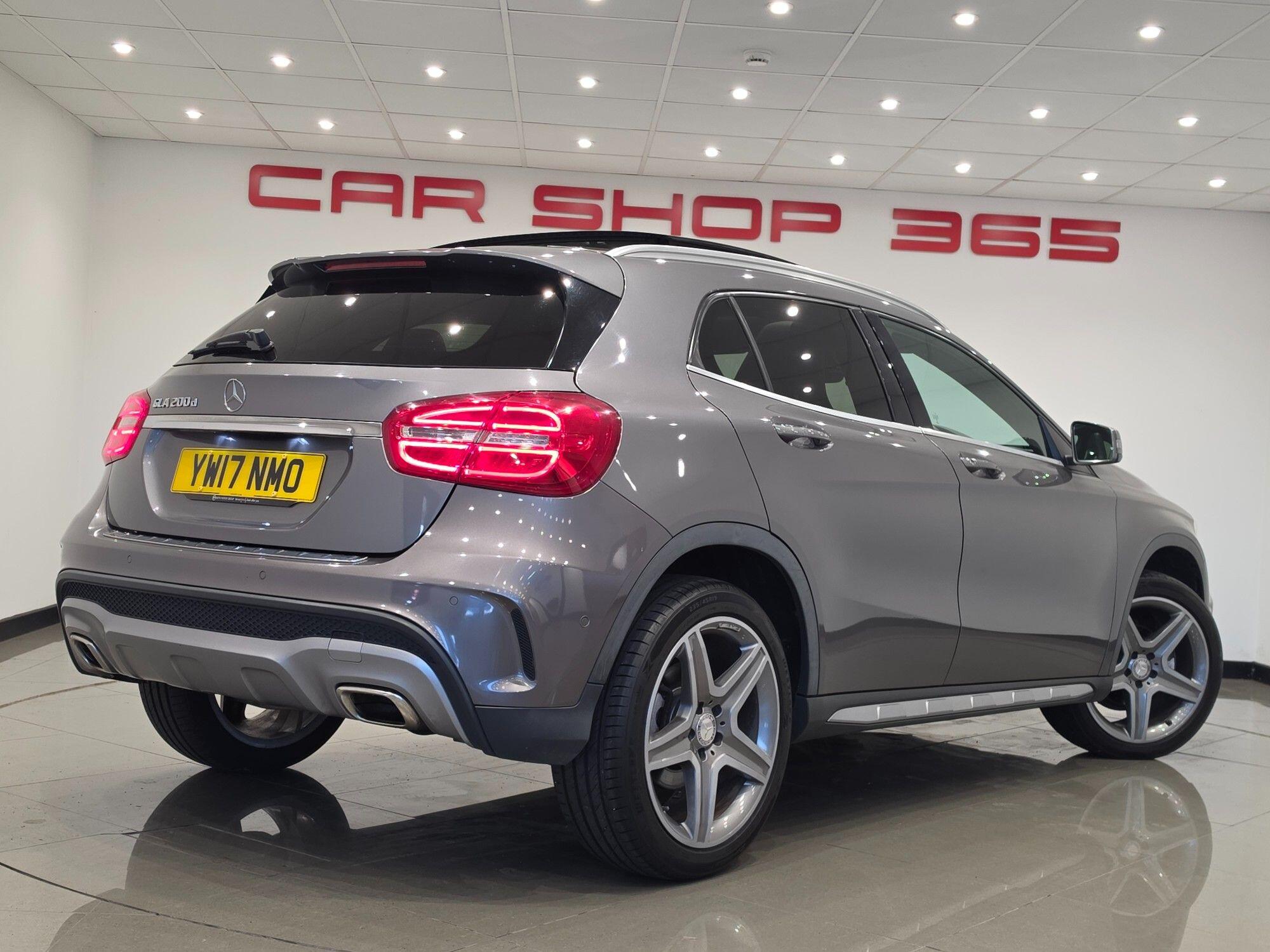 Mercedes-Benz GLA view 9