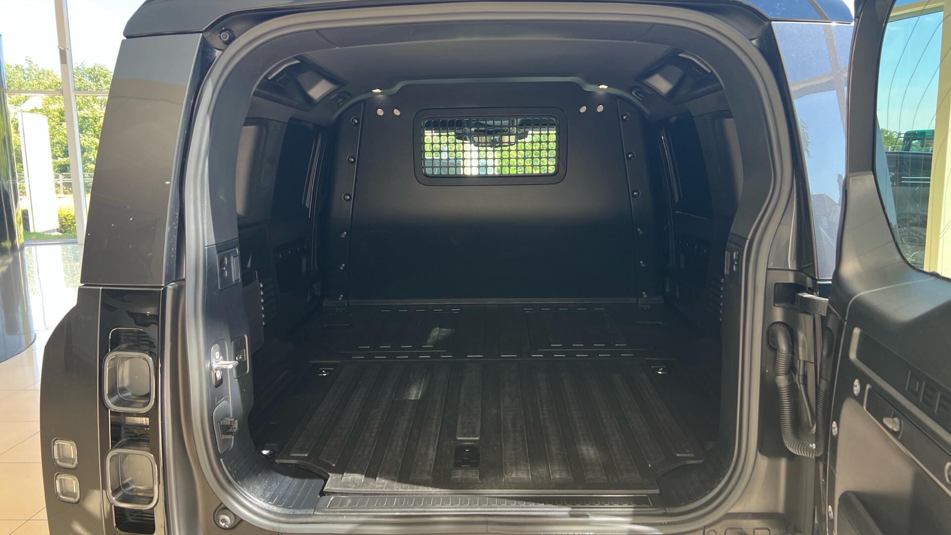 Land Rover Defender view 10