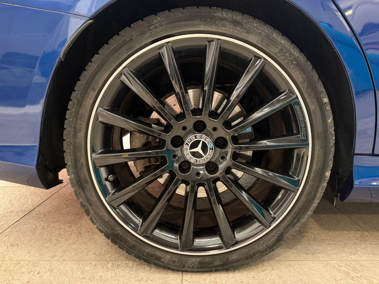 Mercedes-Benz C Class view 23