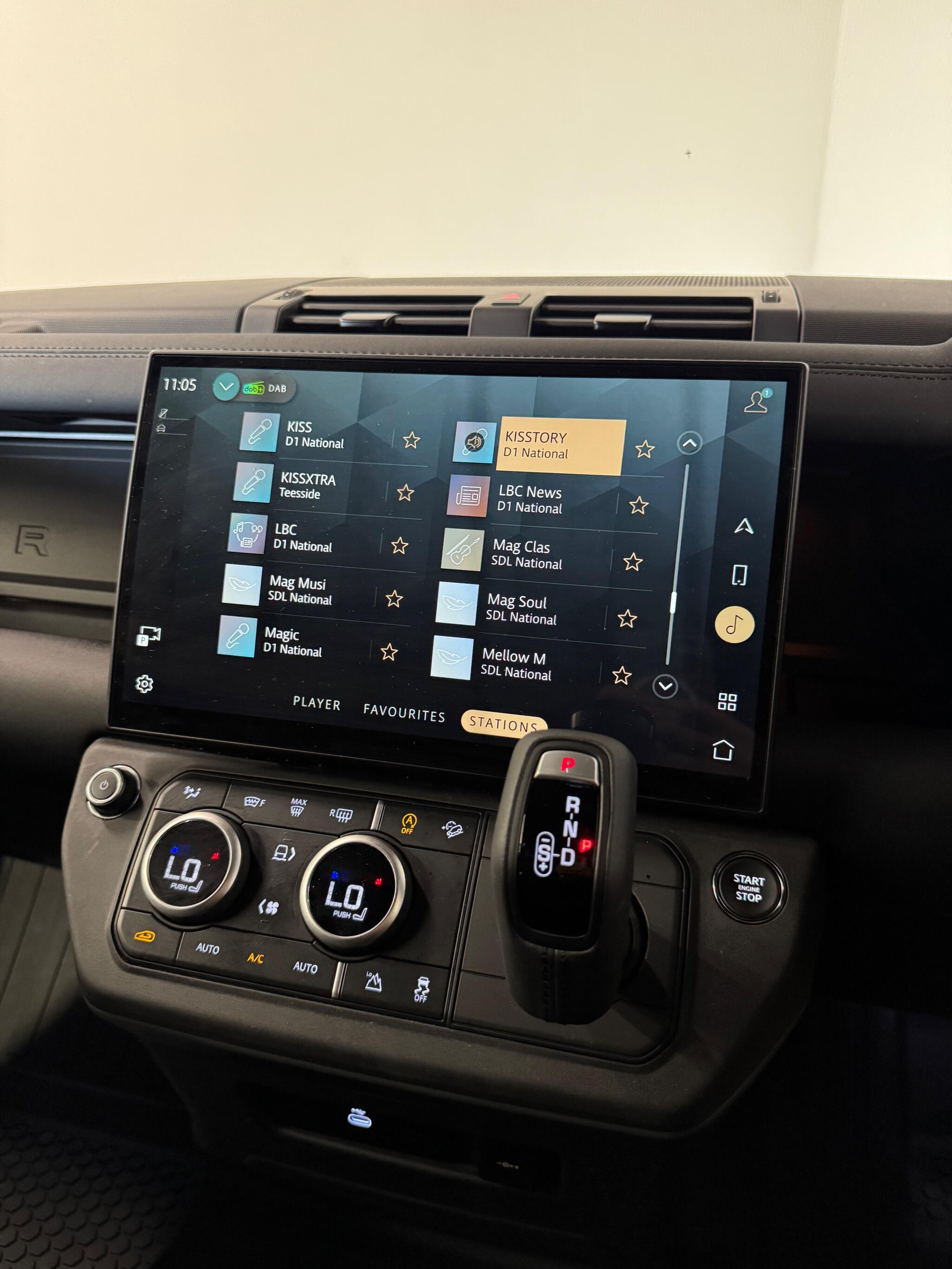 Land Rover Defender view 20