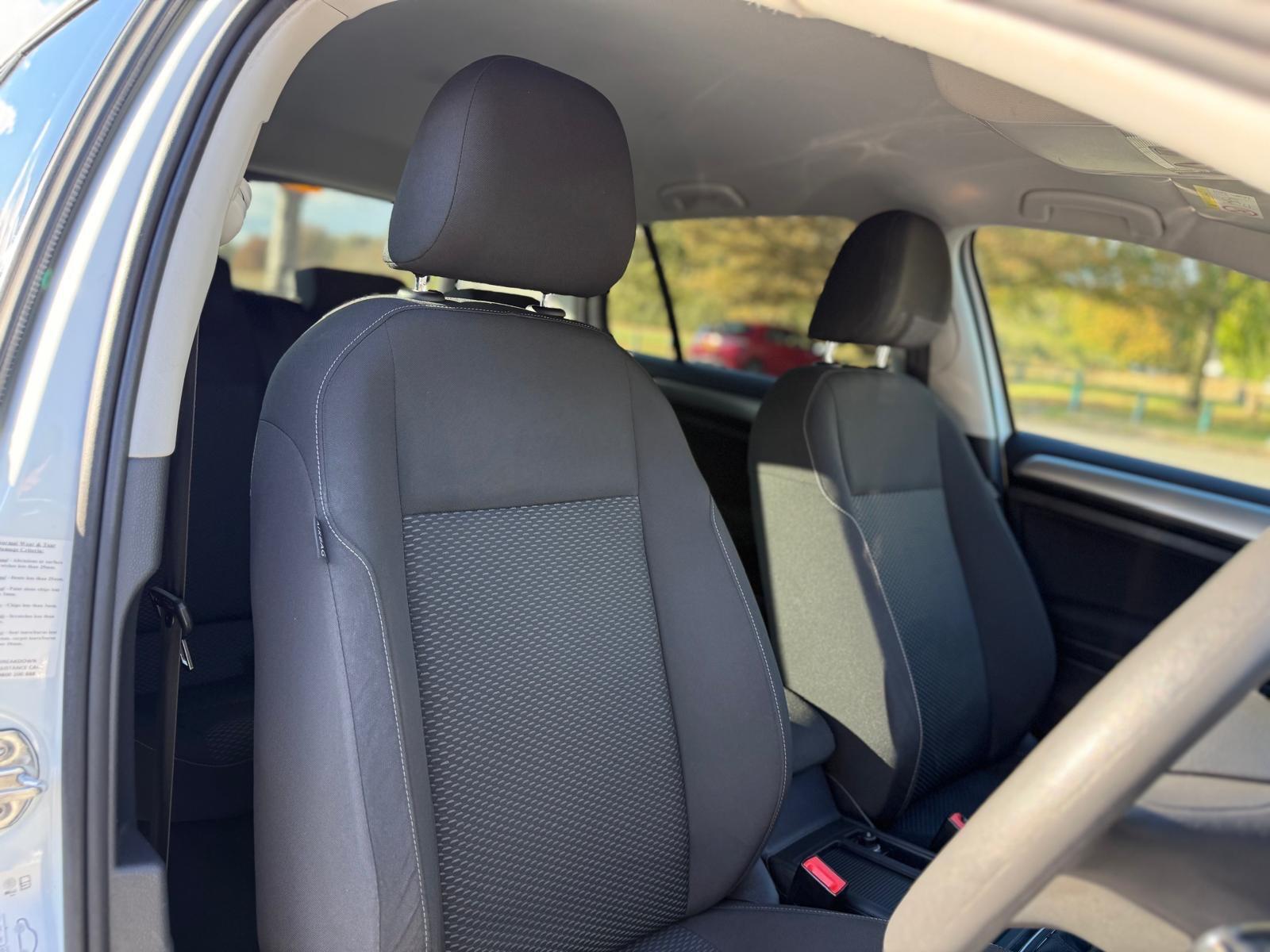 Volkswagen Golf view 32