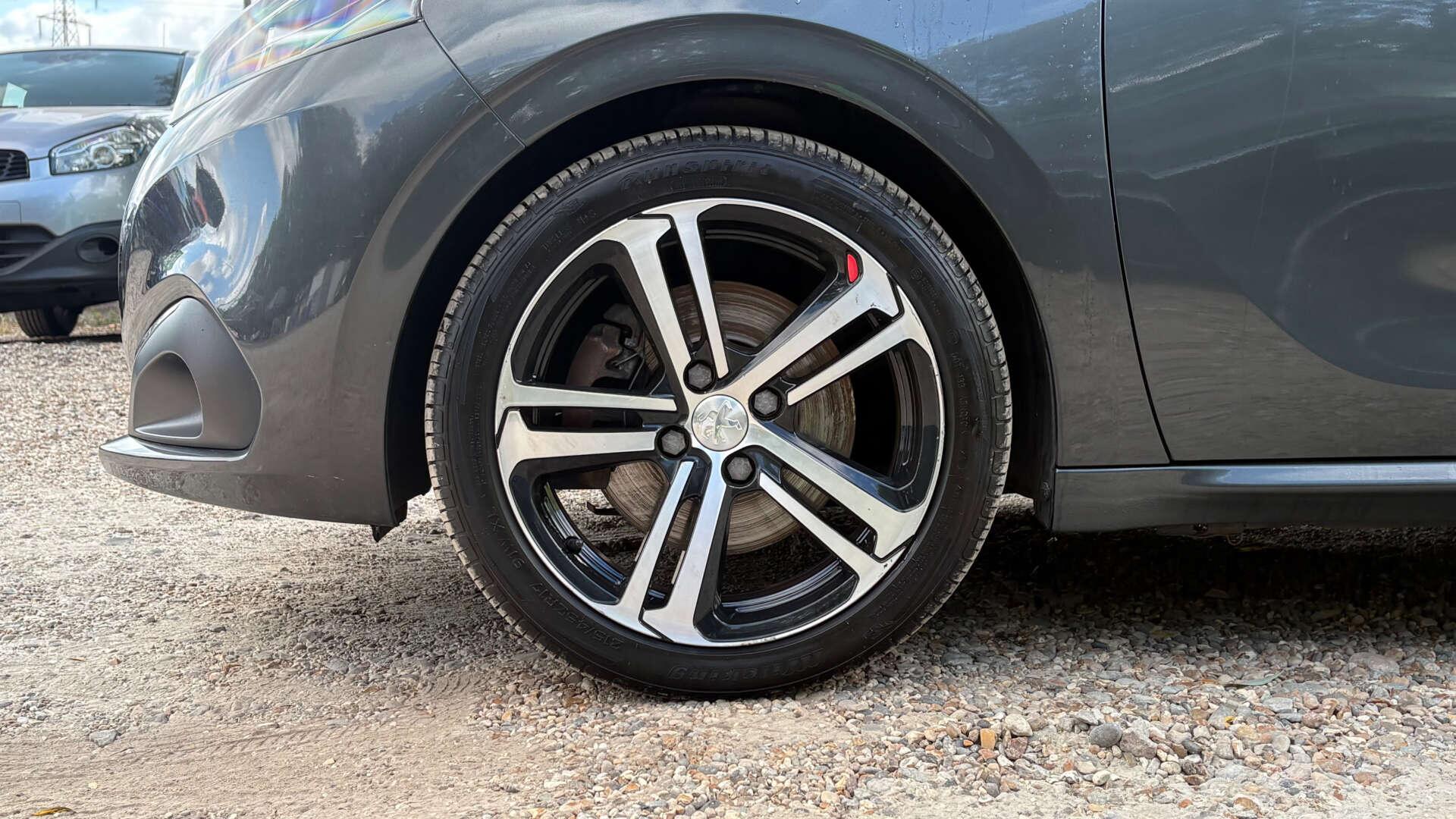 Peugeot 208 view 34