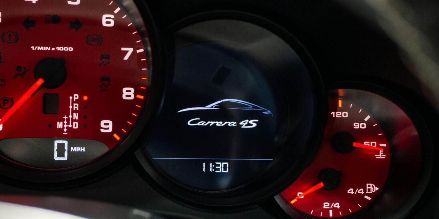 Porsche 911 view 41