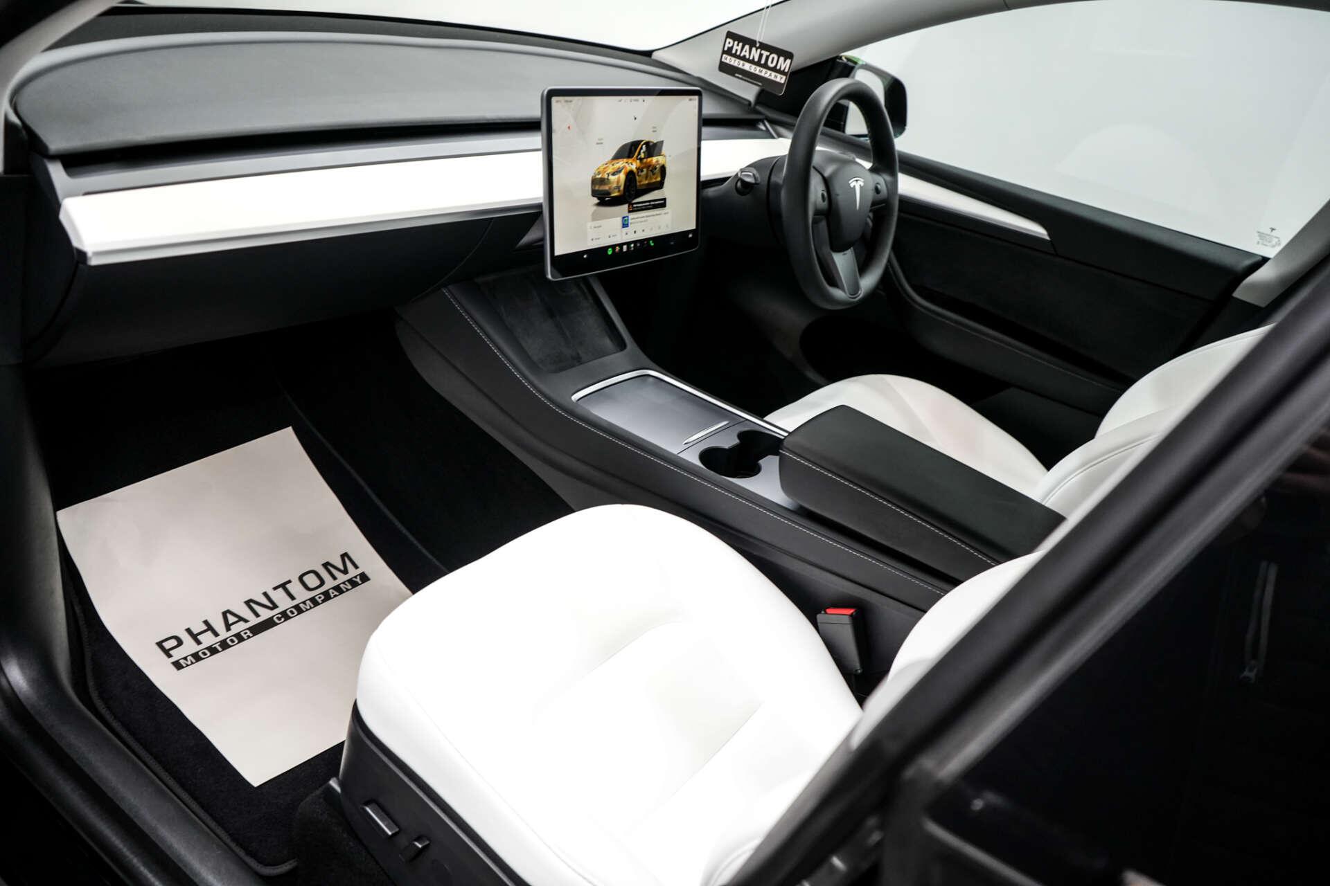 Tesla Model Y view 27