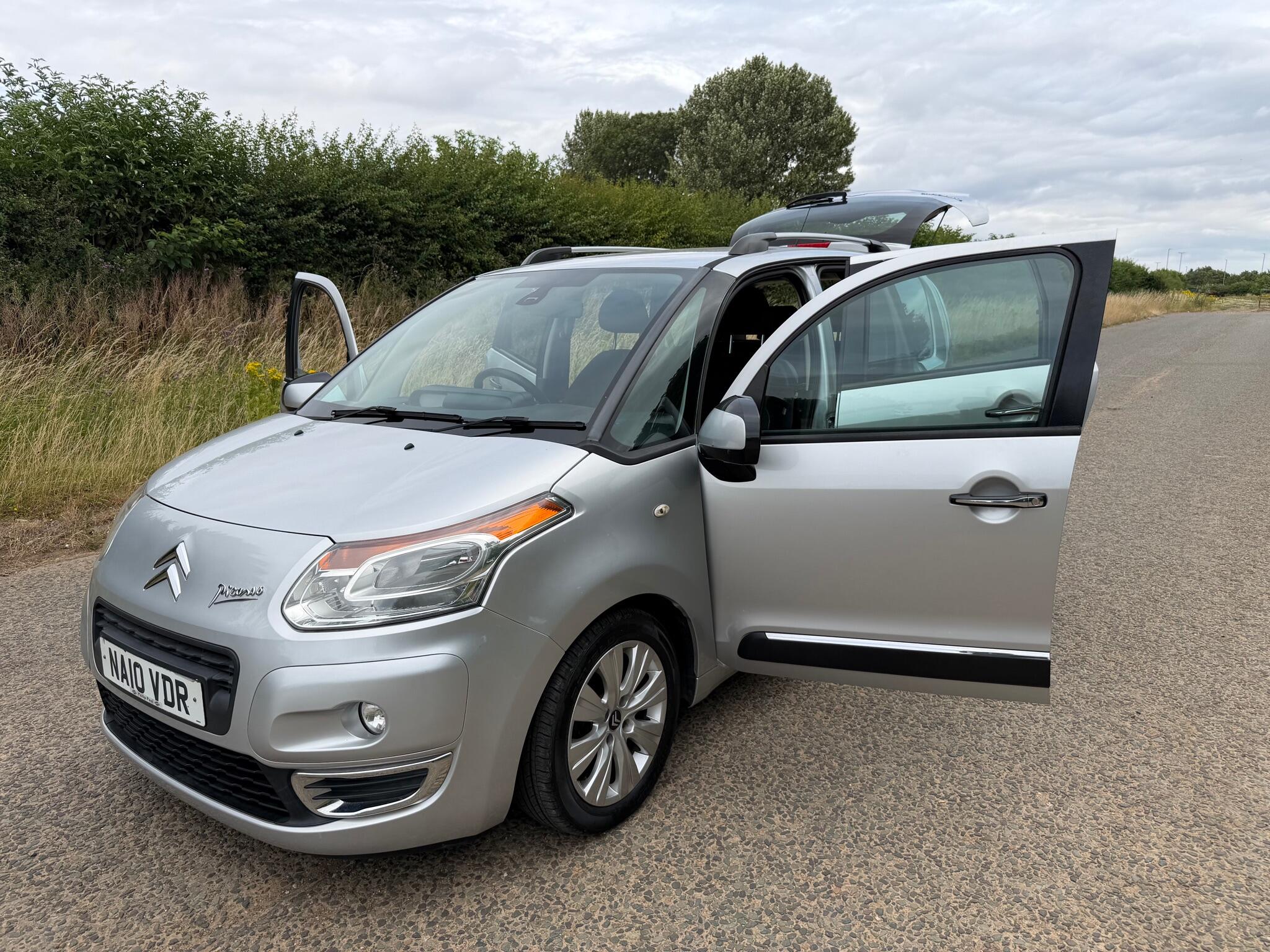 Citroen C3 Picasso view 26