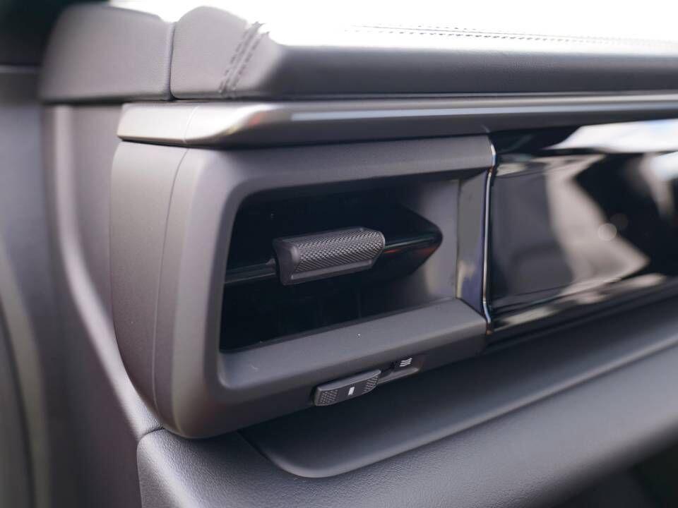 Porsche Macan view 22