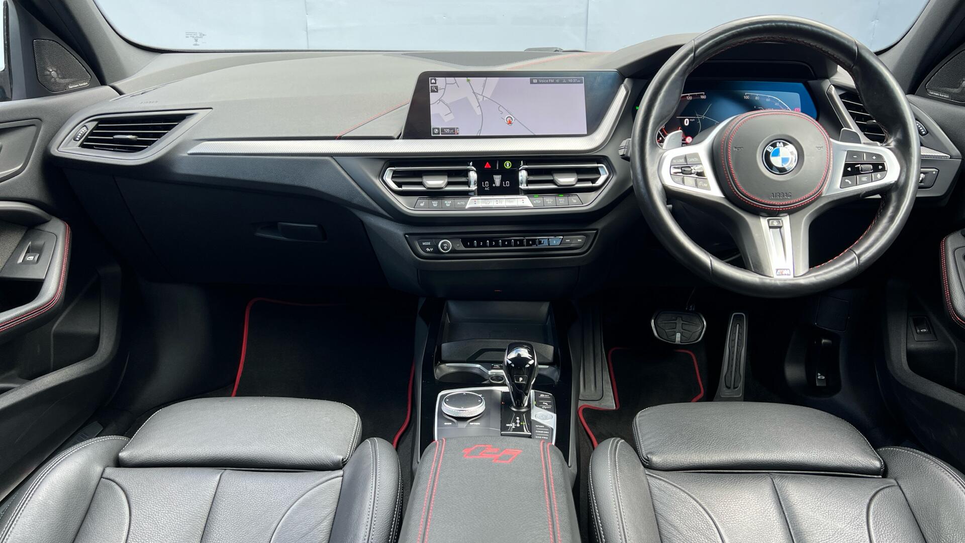 BMW 1 Series view 4