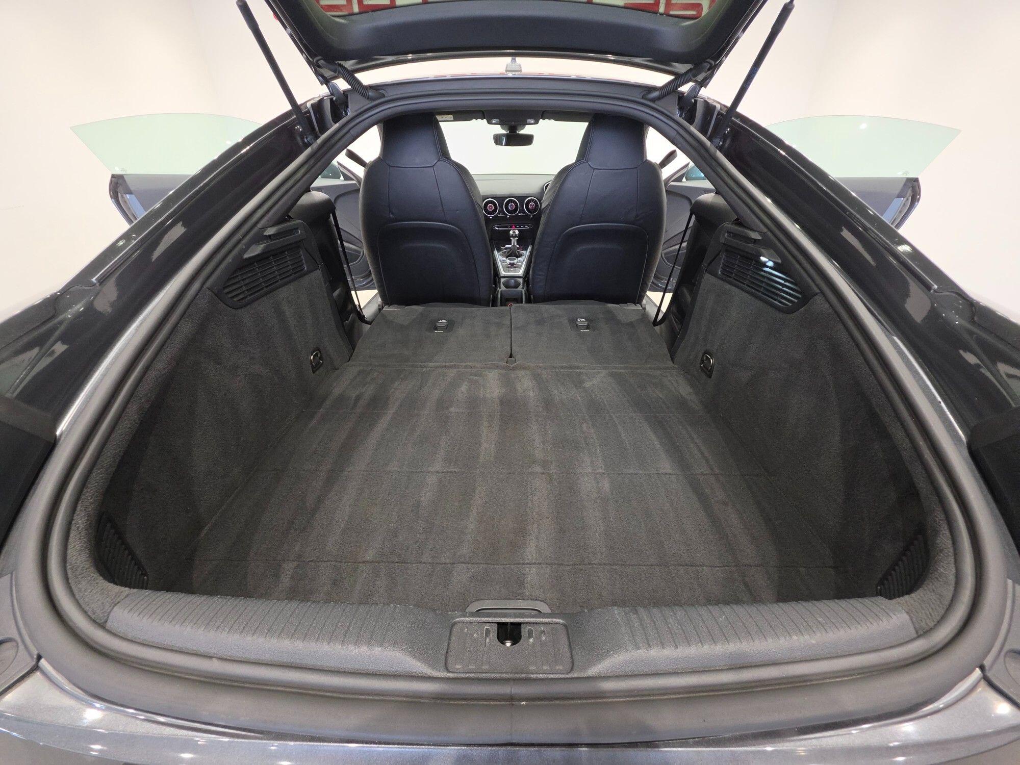 Audi TT view 50