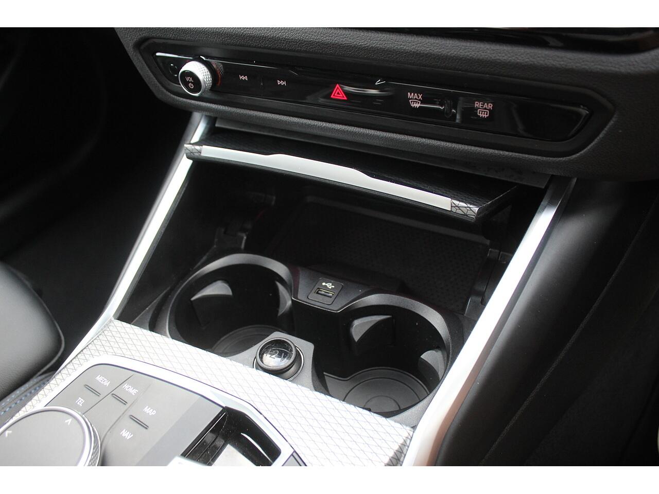 BMW 3 Series view 23
