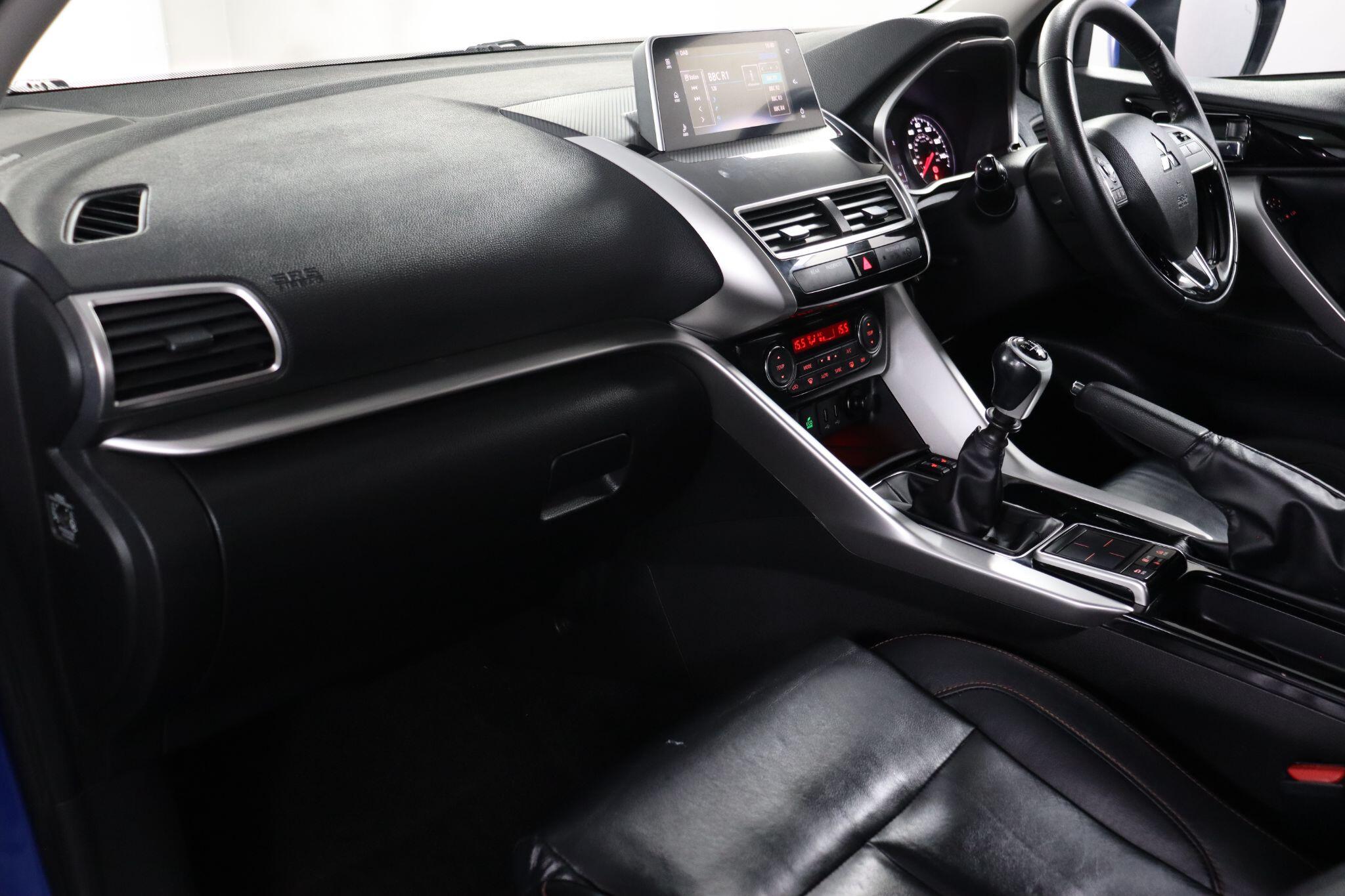Mitsubishi Eclipse Cross view 34