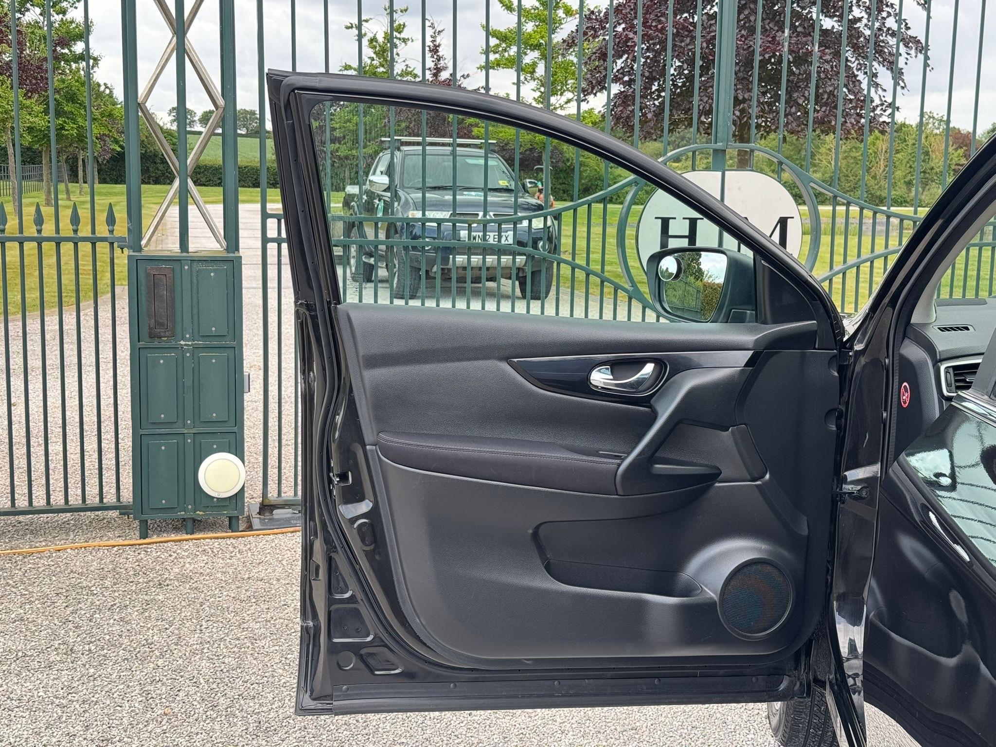 2015 Nissan Qashqai image 22