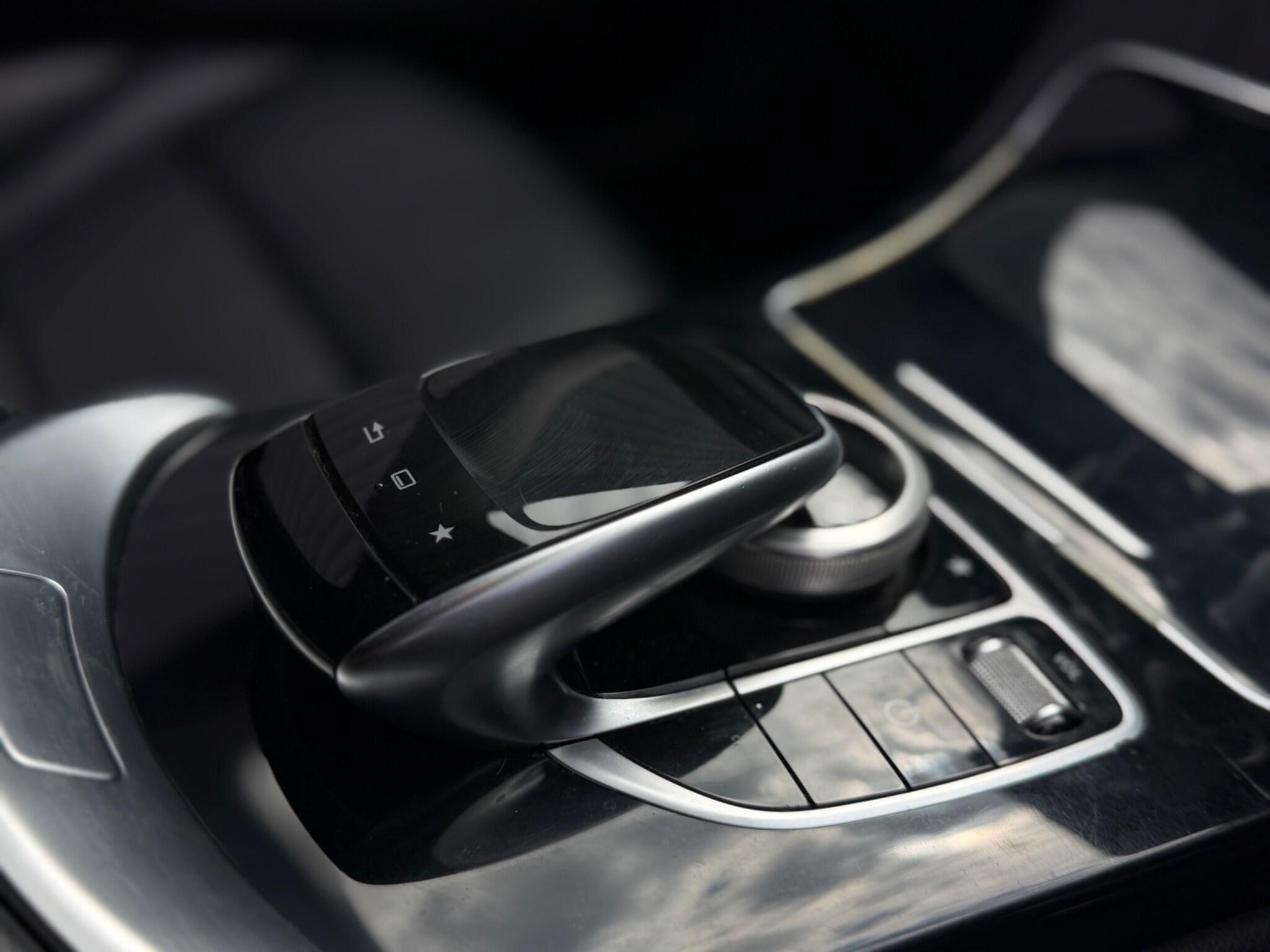 Mercedes-Benz C Class view 21