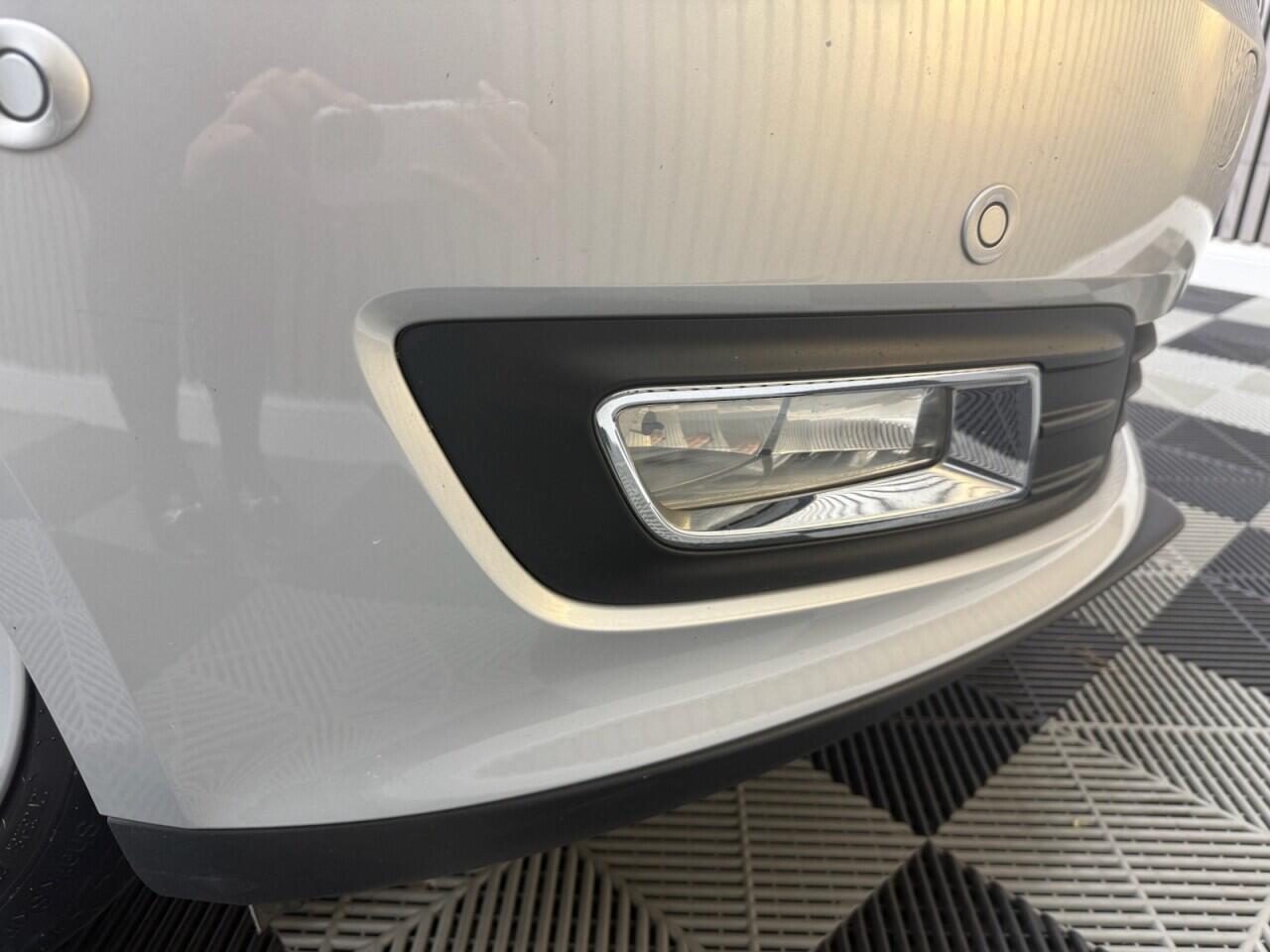 Ford C-Max view 30