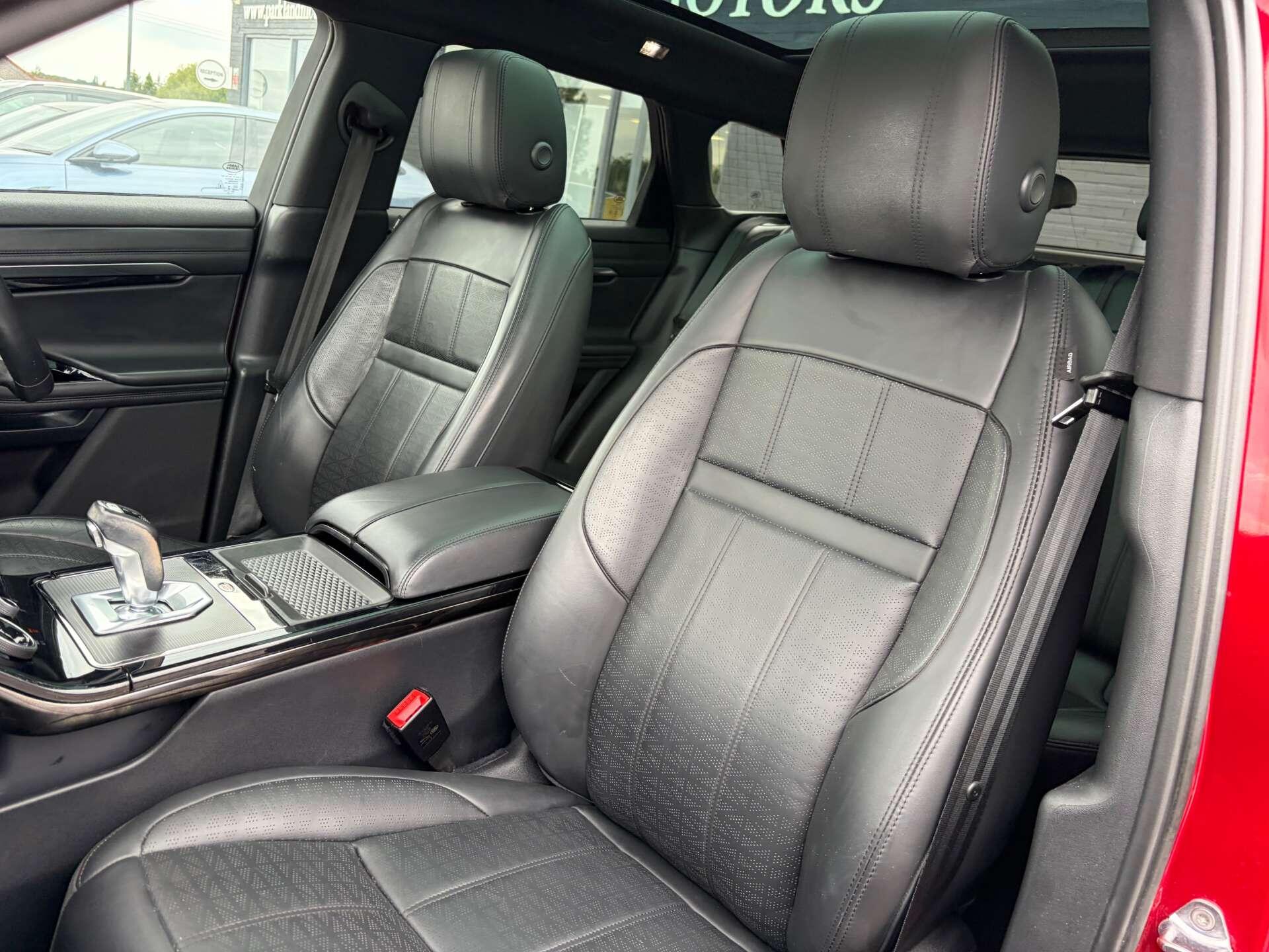 Land Rover Range Rover Evoque view 17