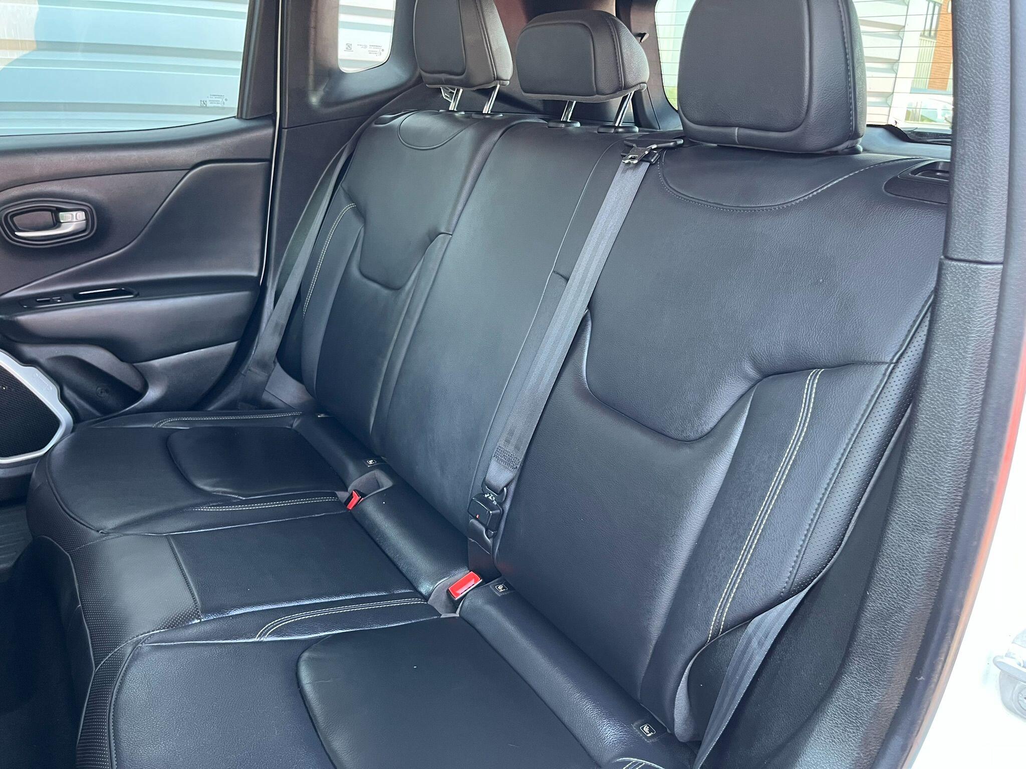 Jeep Renegade view 36