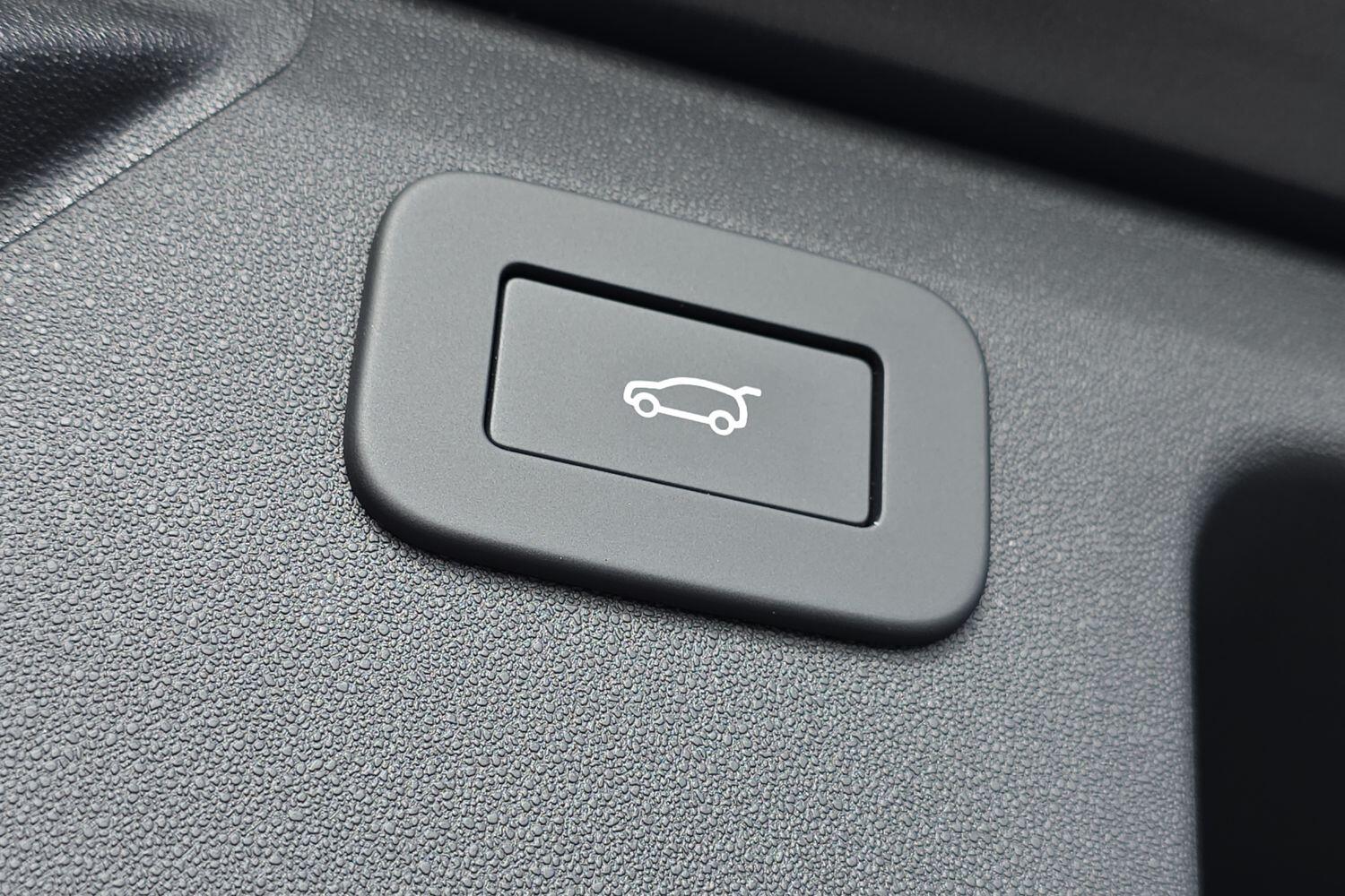 Land Rover Discovery Sport view 21