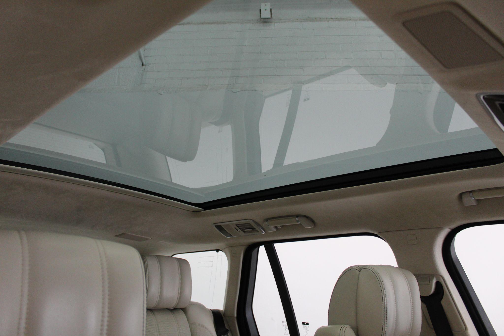 Land Rover Range Rover view 22