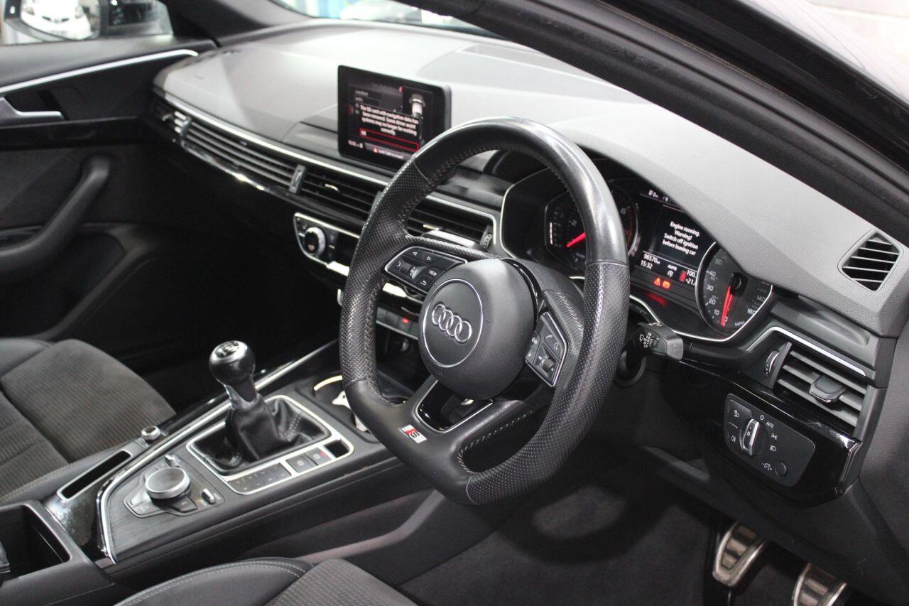 Audi A4 view 11
