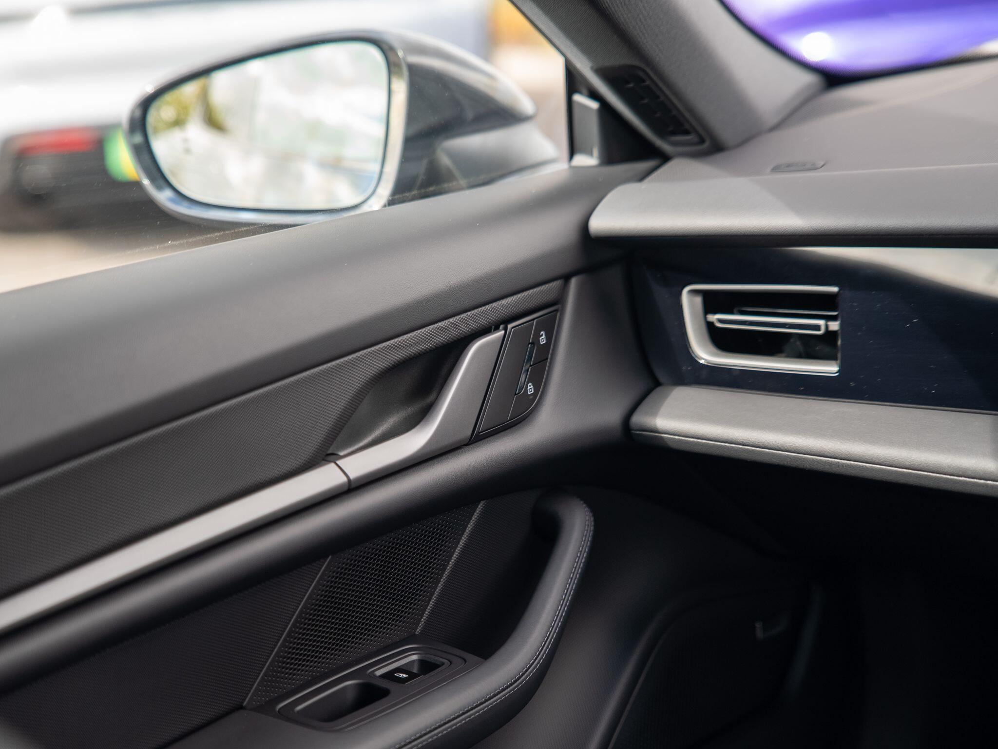 Porsche Taycan view 30