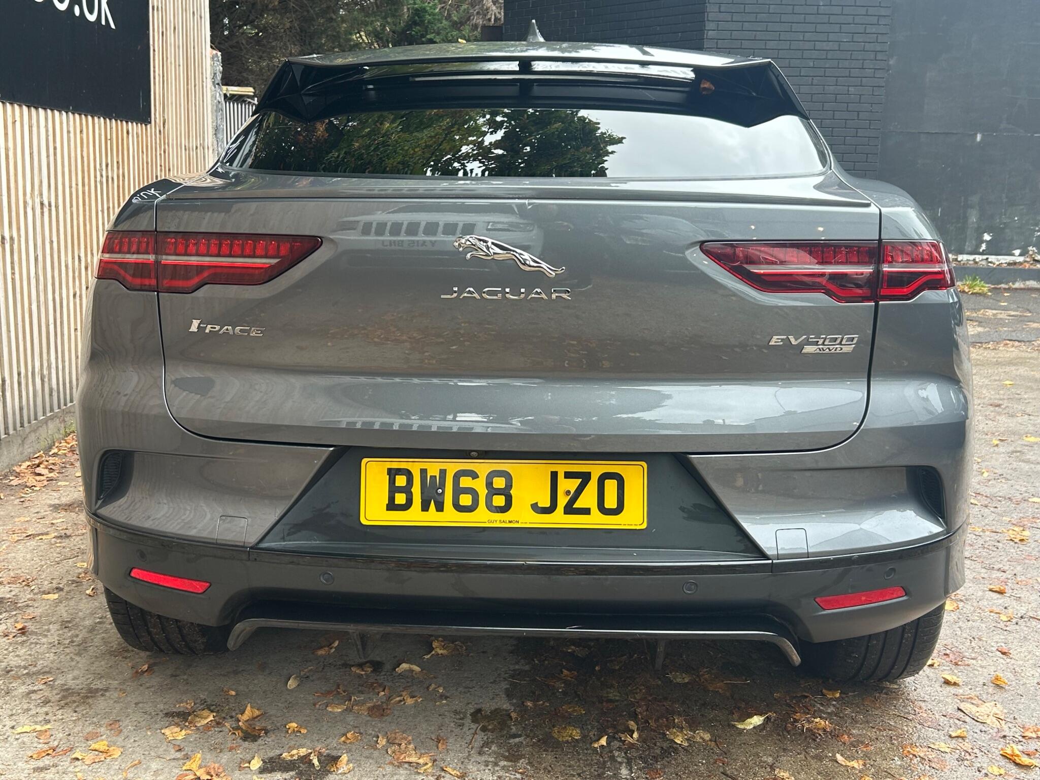 Jaguar I-Pace view 16