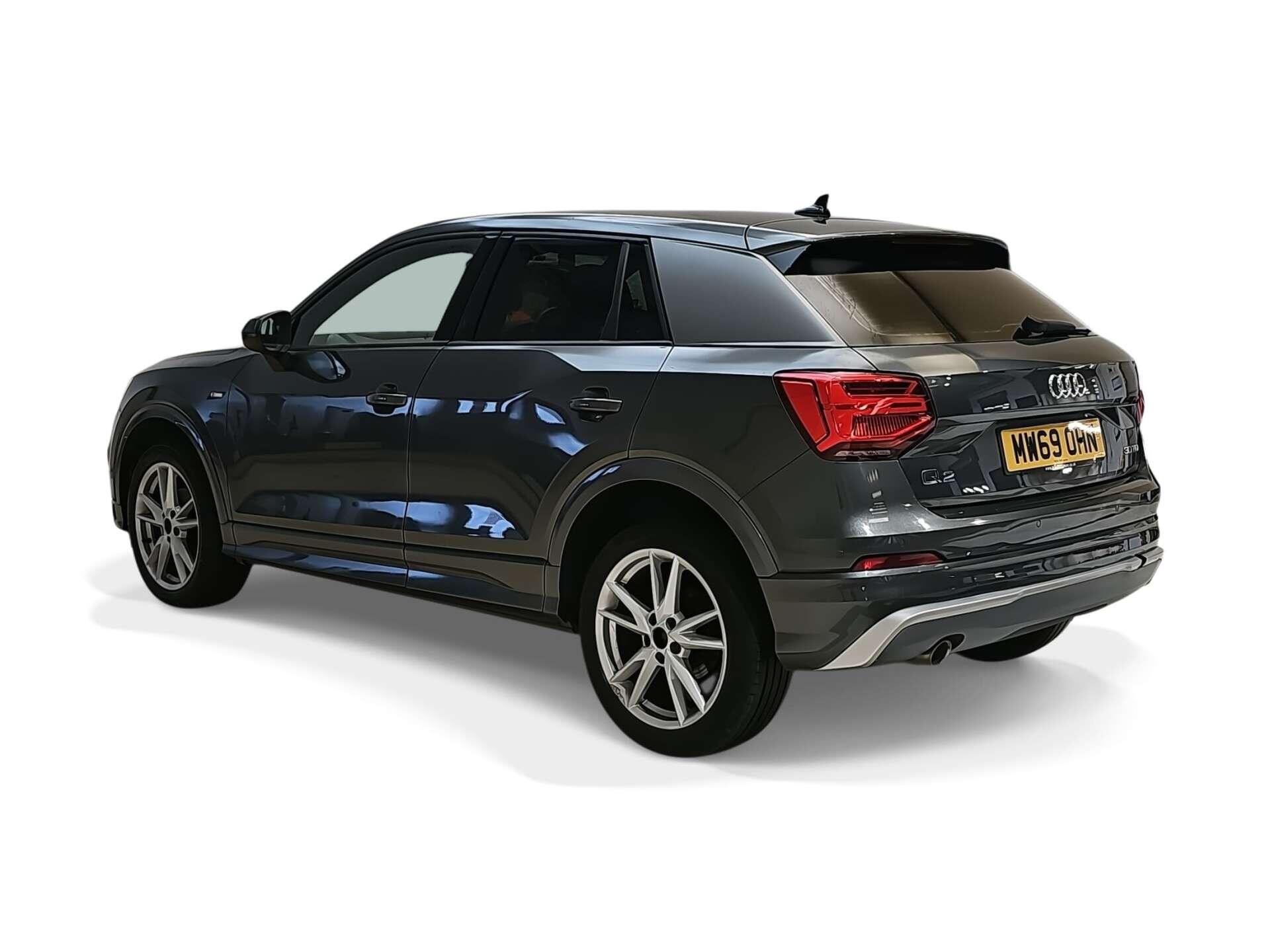 Audi Q2 view 4