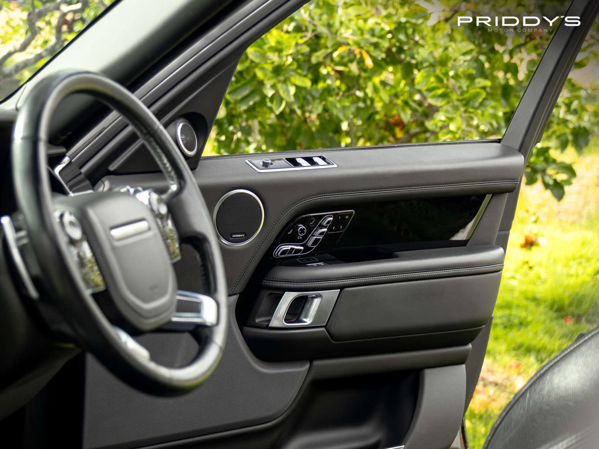 Land Rover Range Rover view 18