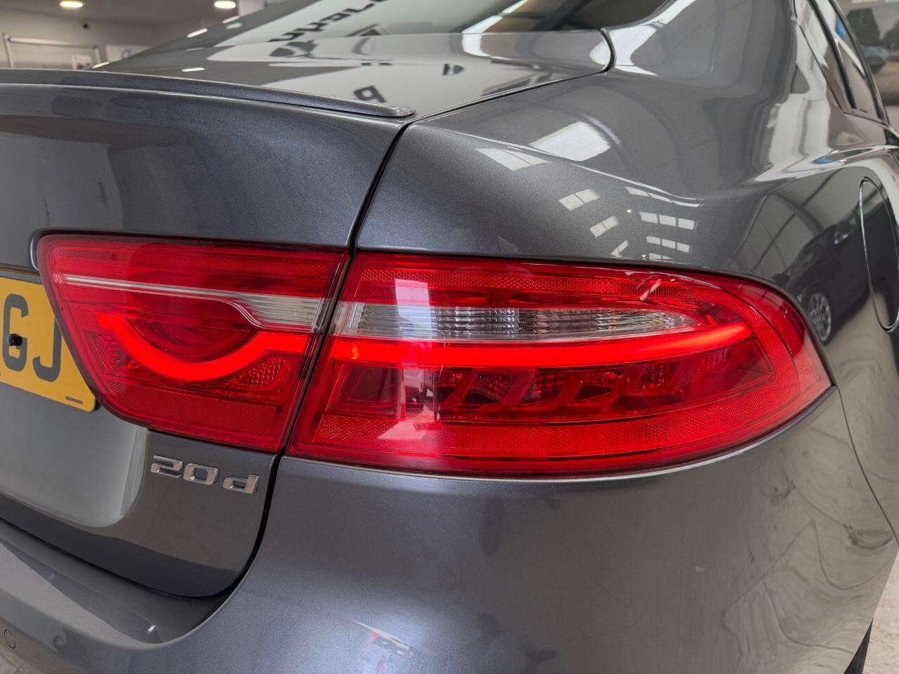 Jaguar Xe view 25