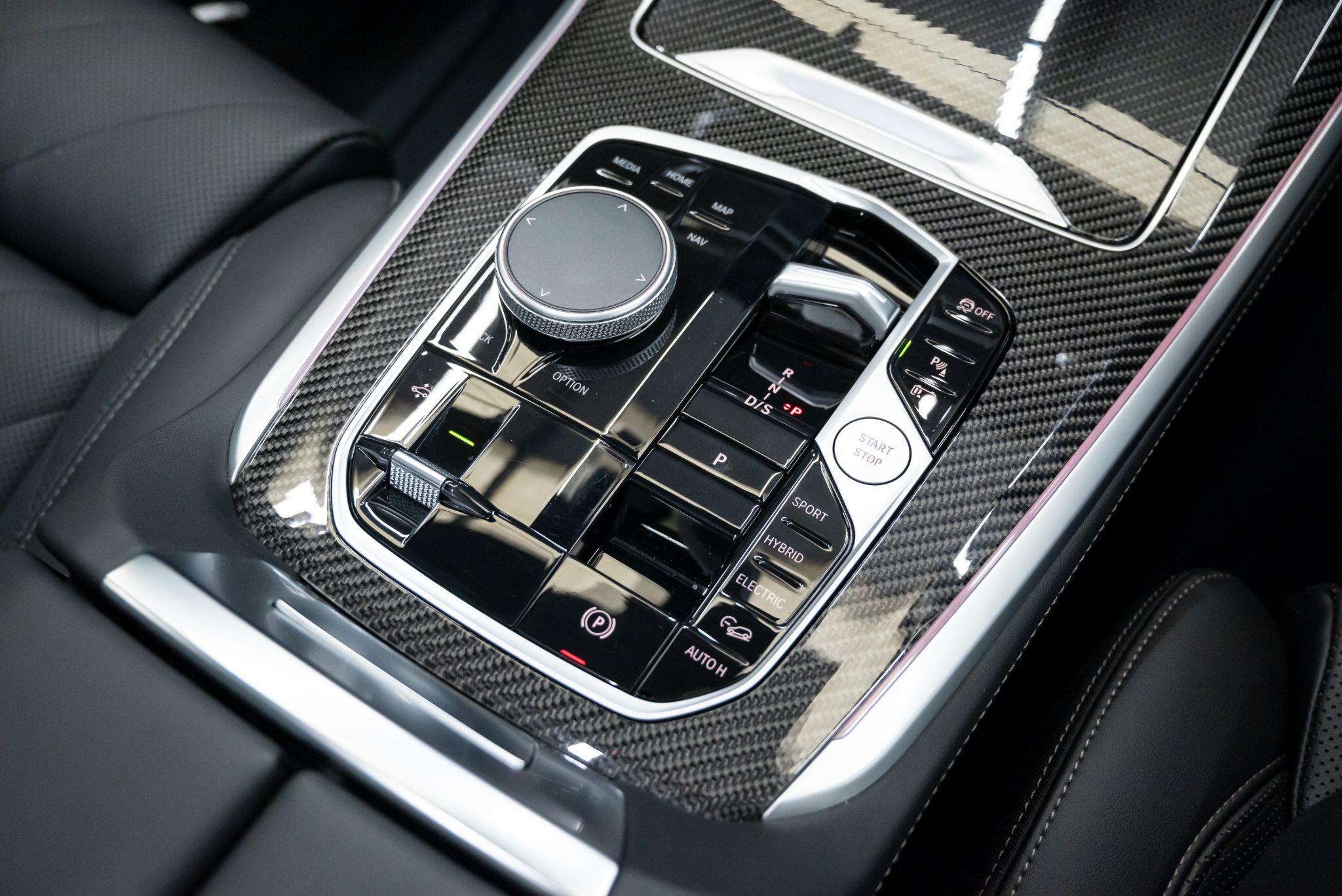 BMW X5 view 13