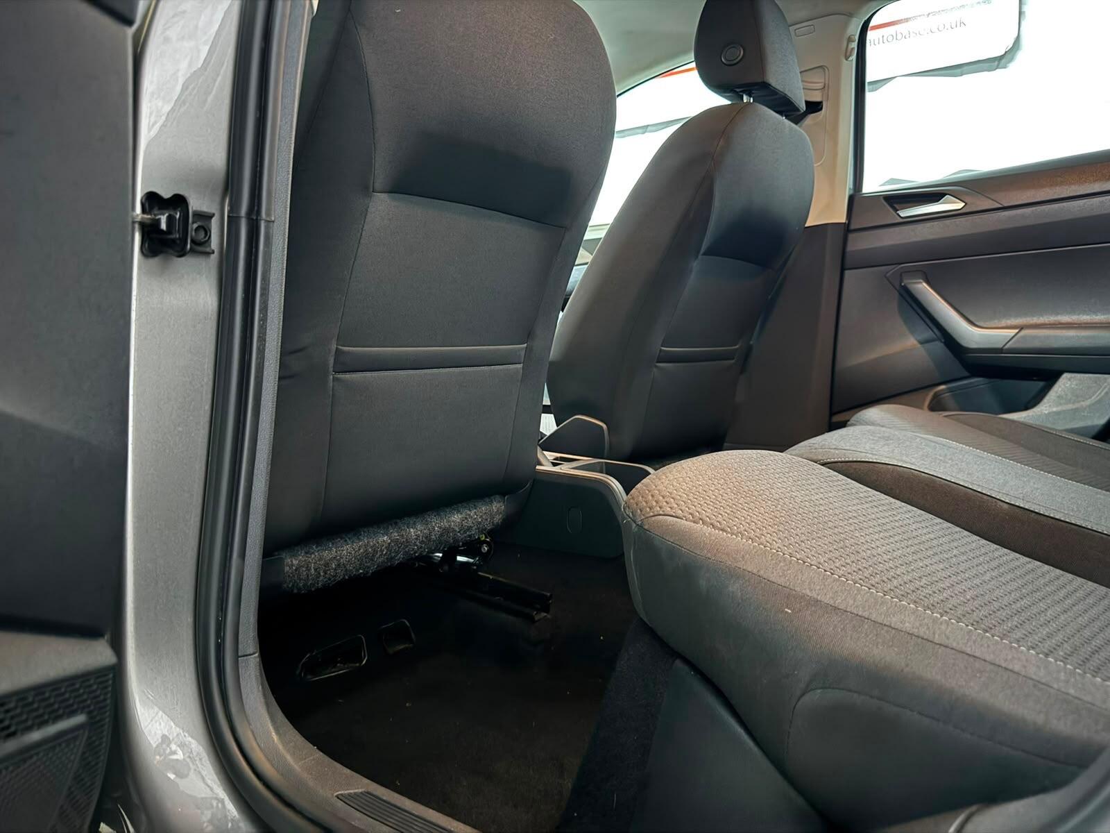Volkswagen Polo view 19