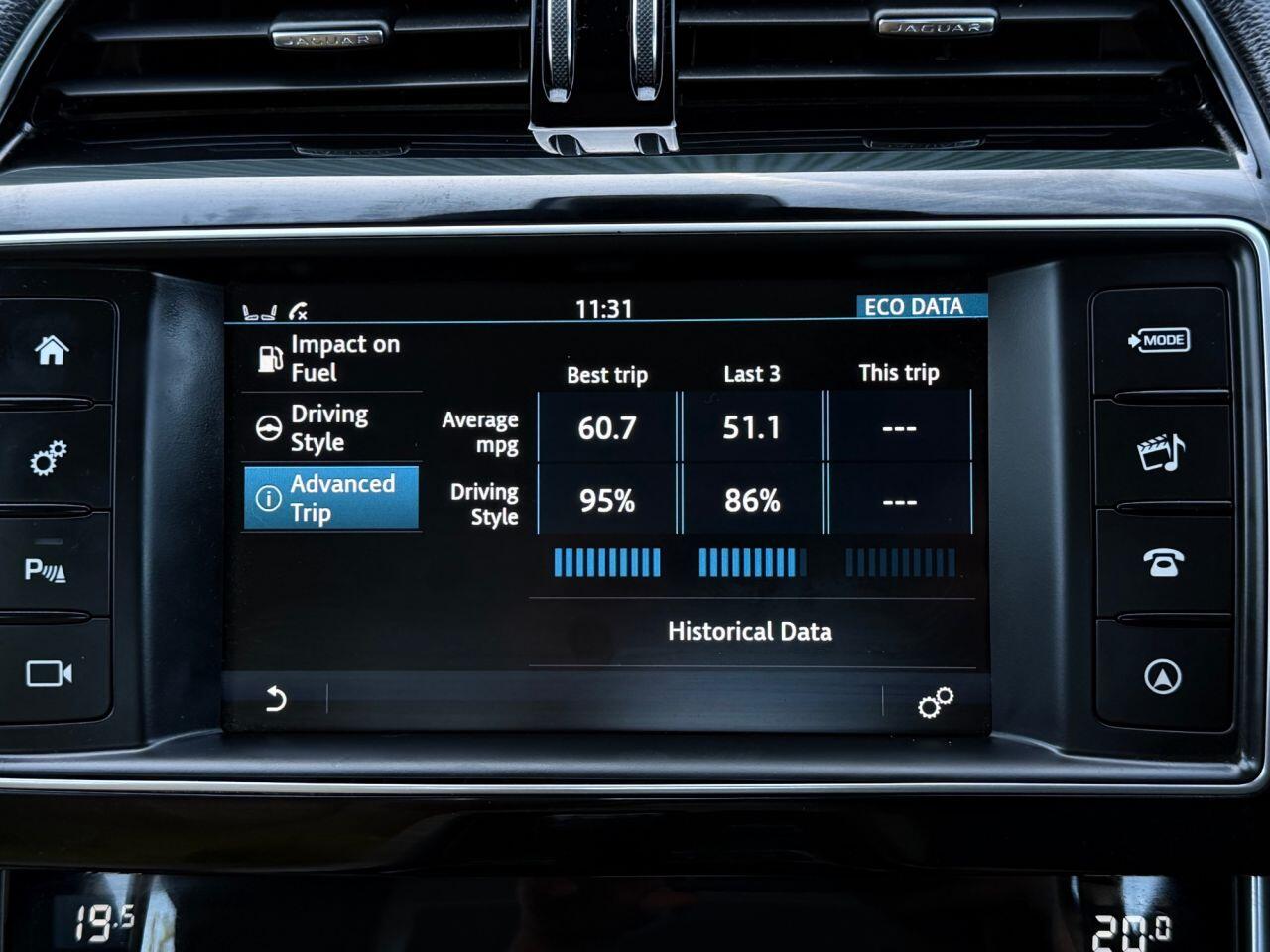 Jaguar Xe view 39