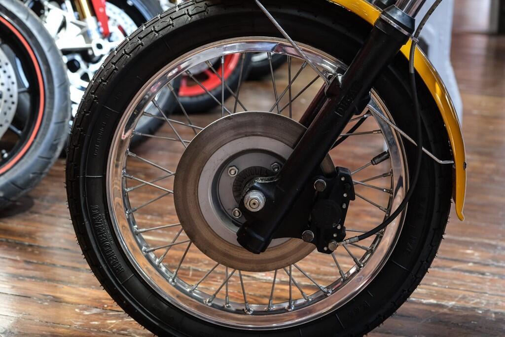 Ducati 750 view 16