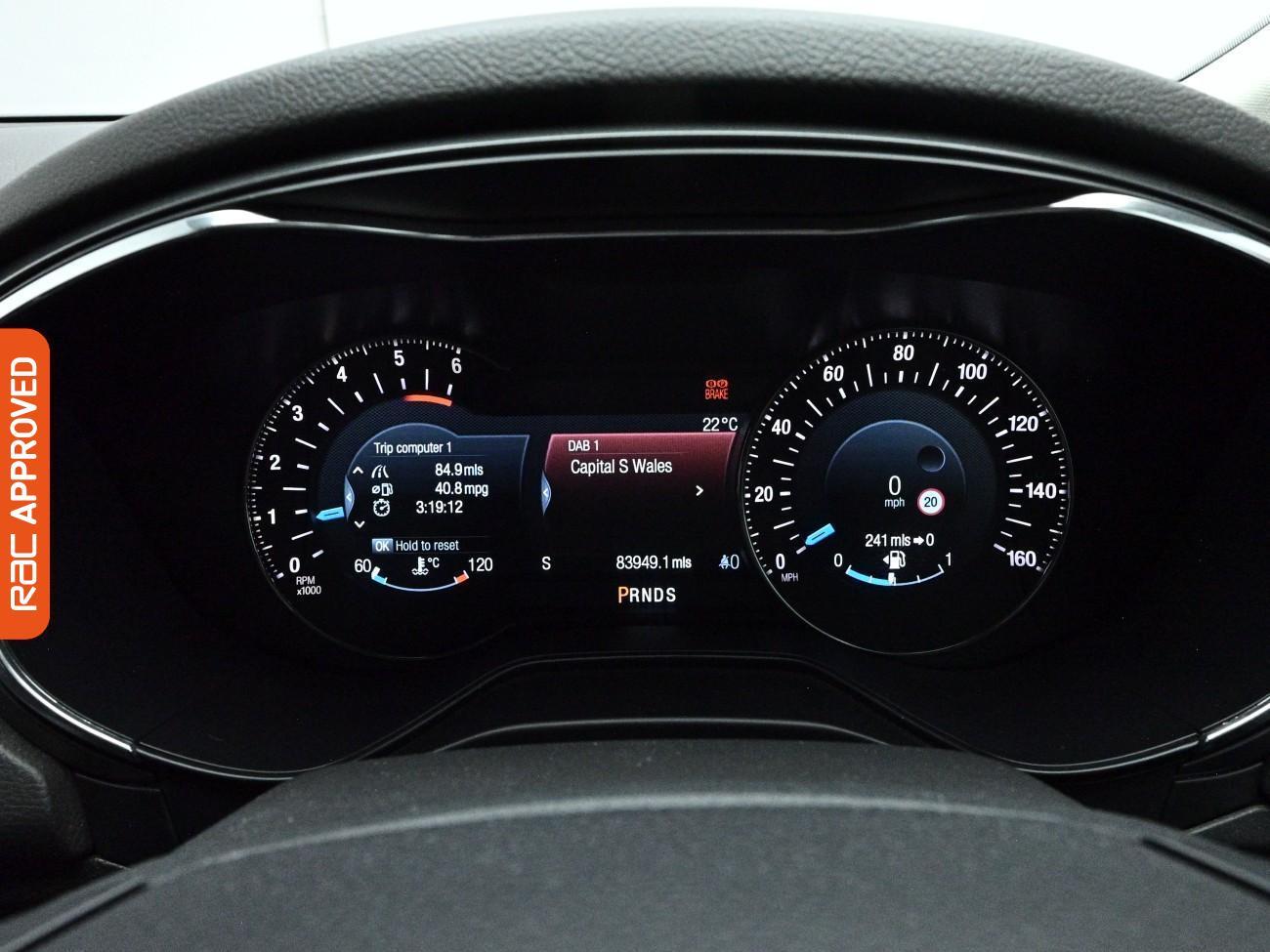 Ford Mondeo view 11