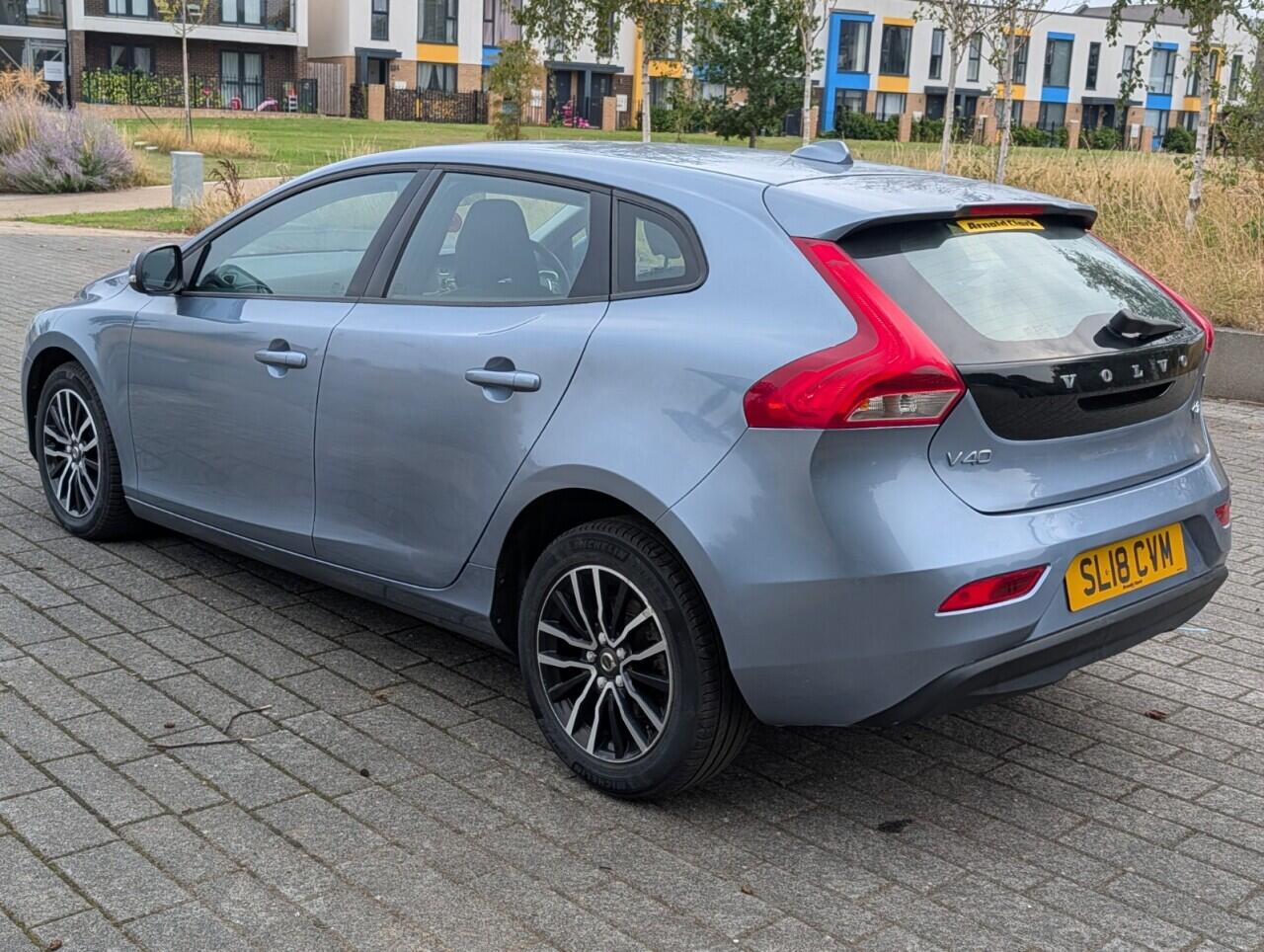 Volvo V40 view 15