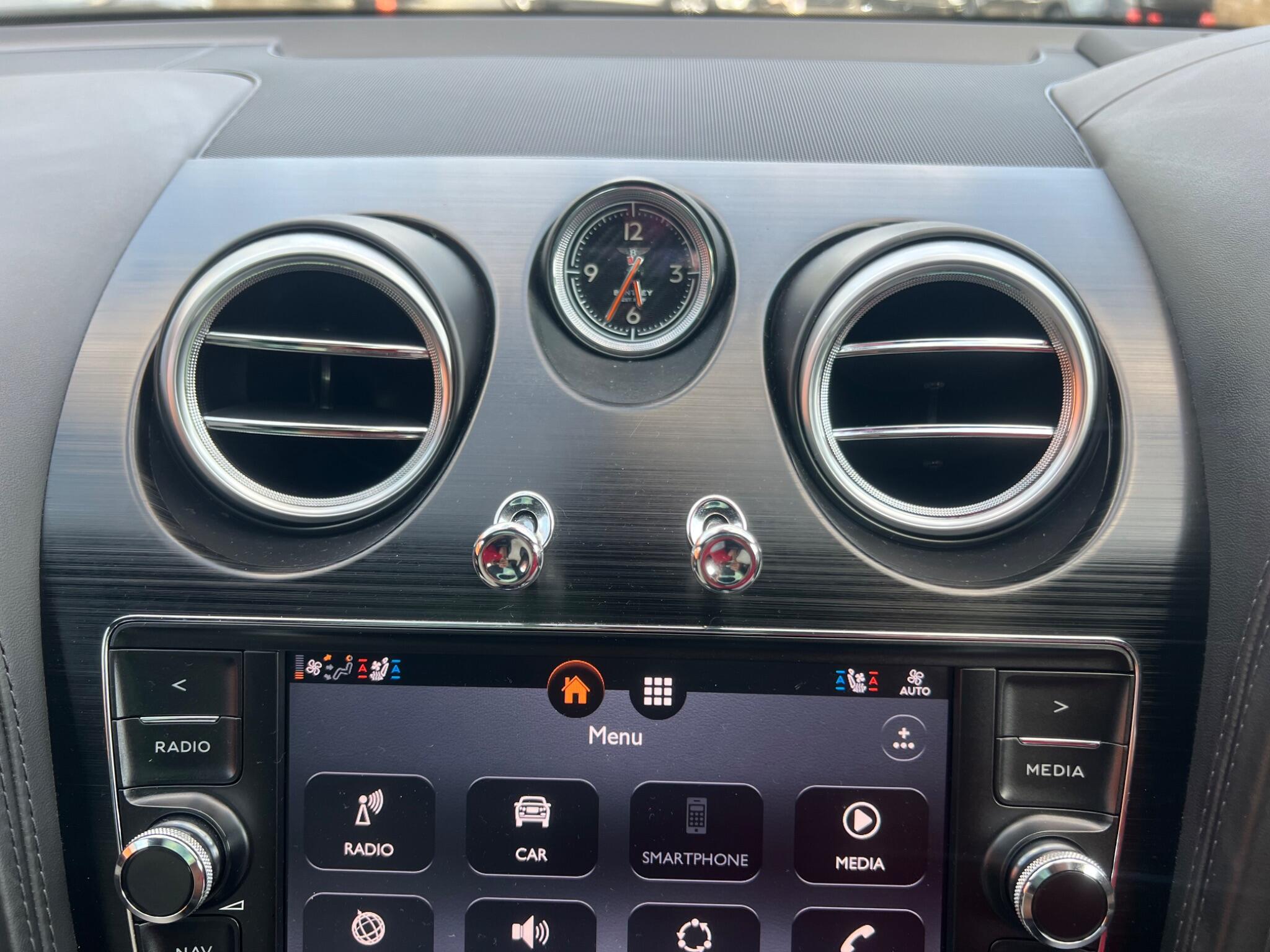 Bentley Bentayga view 54