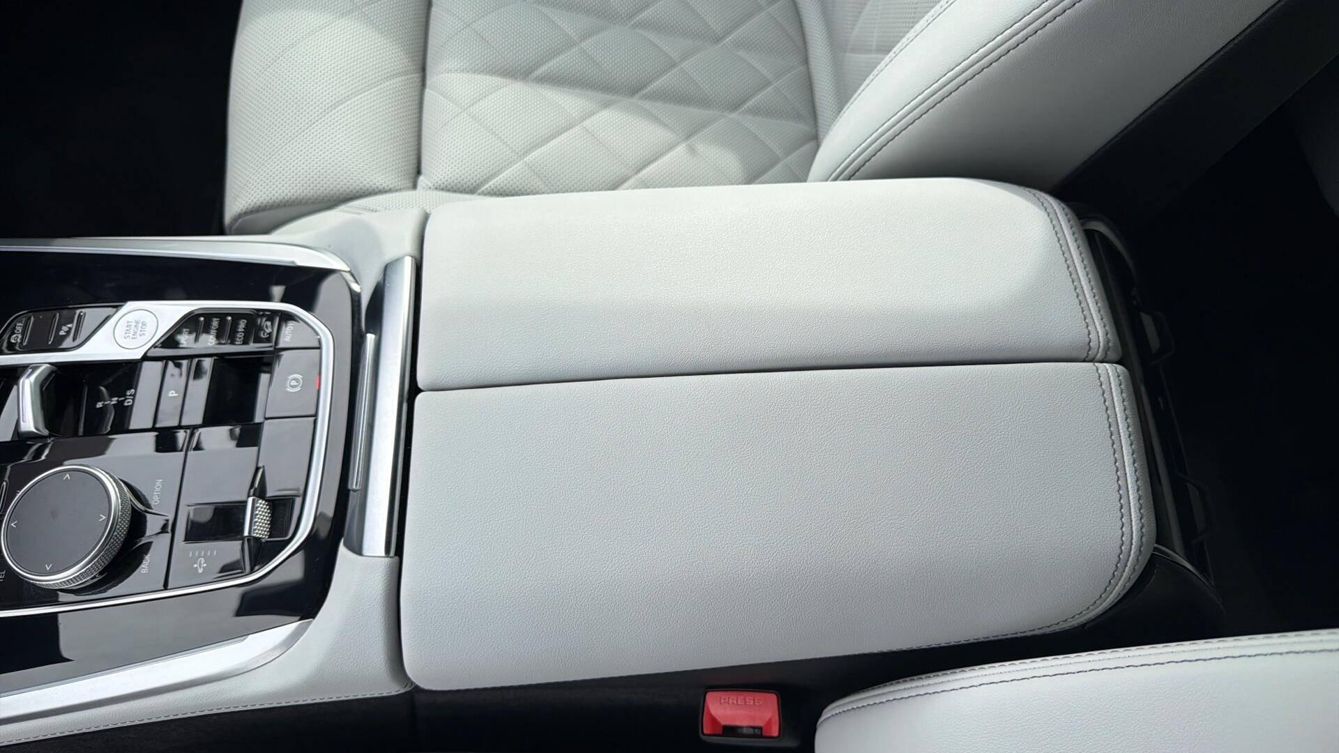 BMW X7 view 57